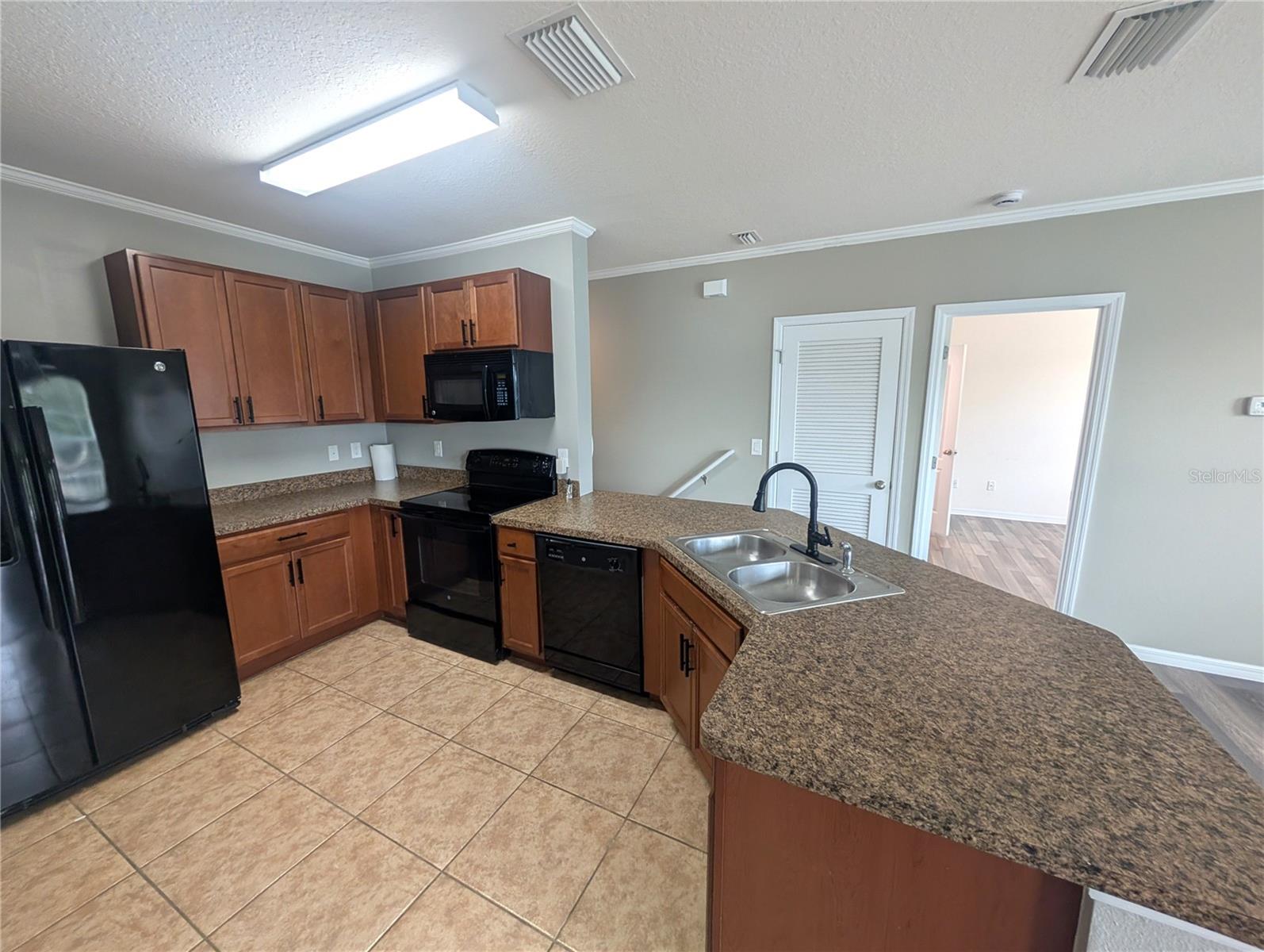 803 ASHENTREE DR — photo 3