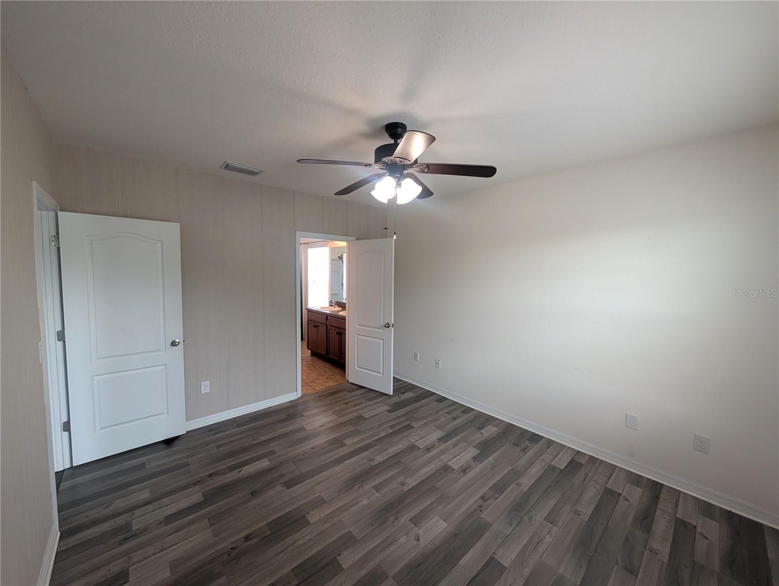 803 ASHENTREE DR — photo 10
