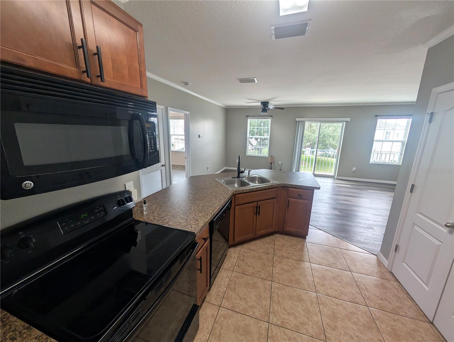 803 ASHENTREE DR — photo 5