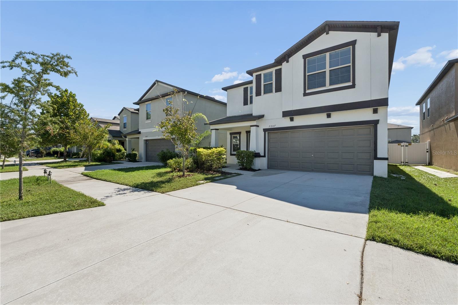 7207 RONNIE GARDENS CT — photo 2