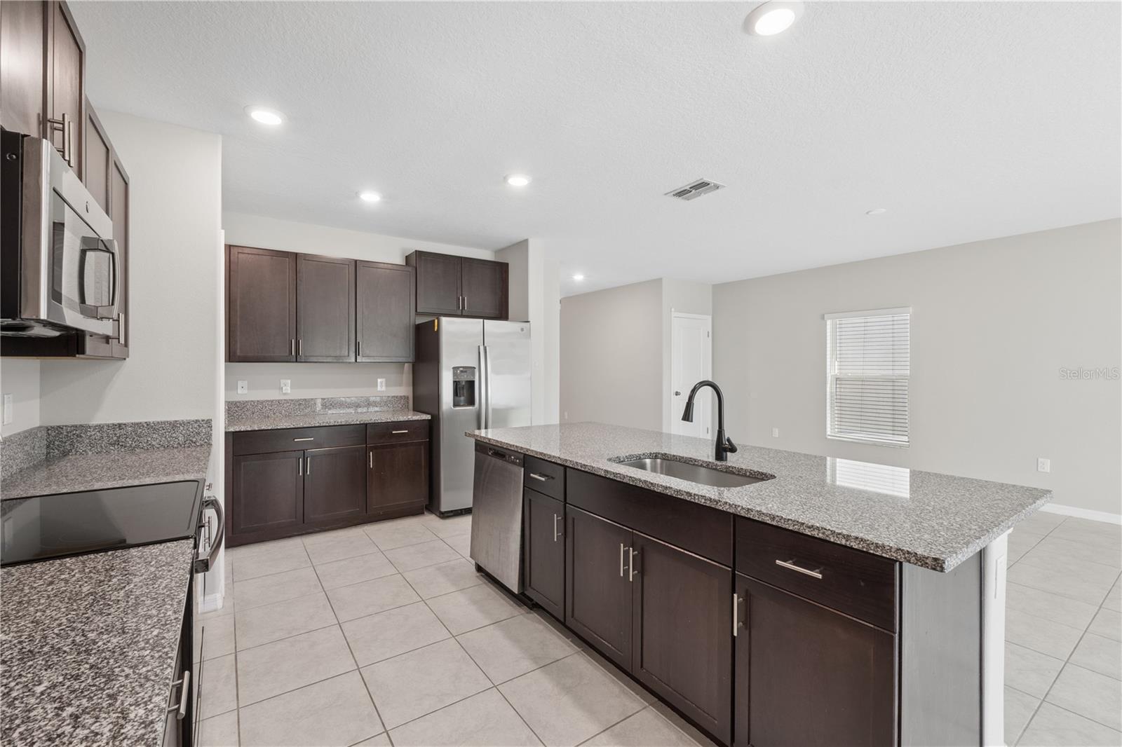 7207 RONNIE GARDENS CT — photo 9
