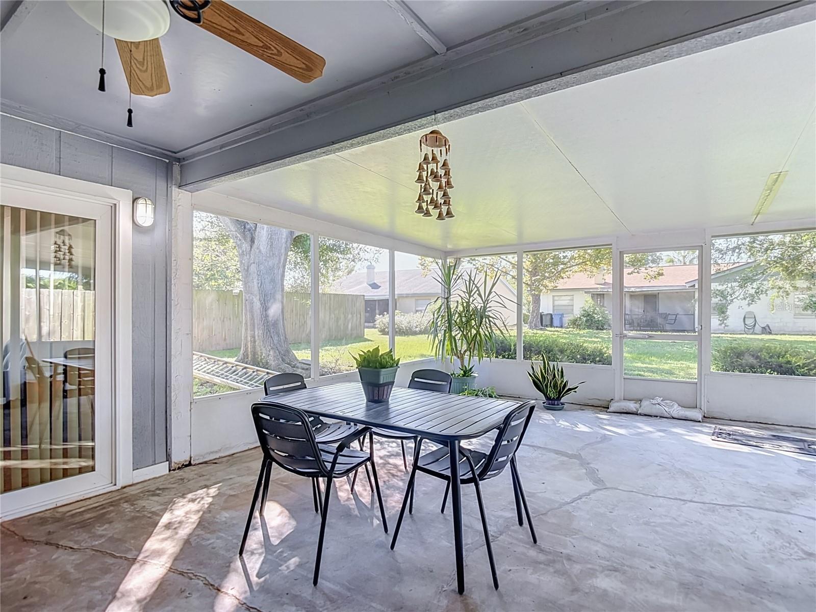 620 STILLVIEW CIR — photo 25