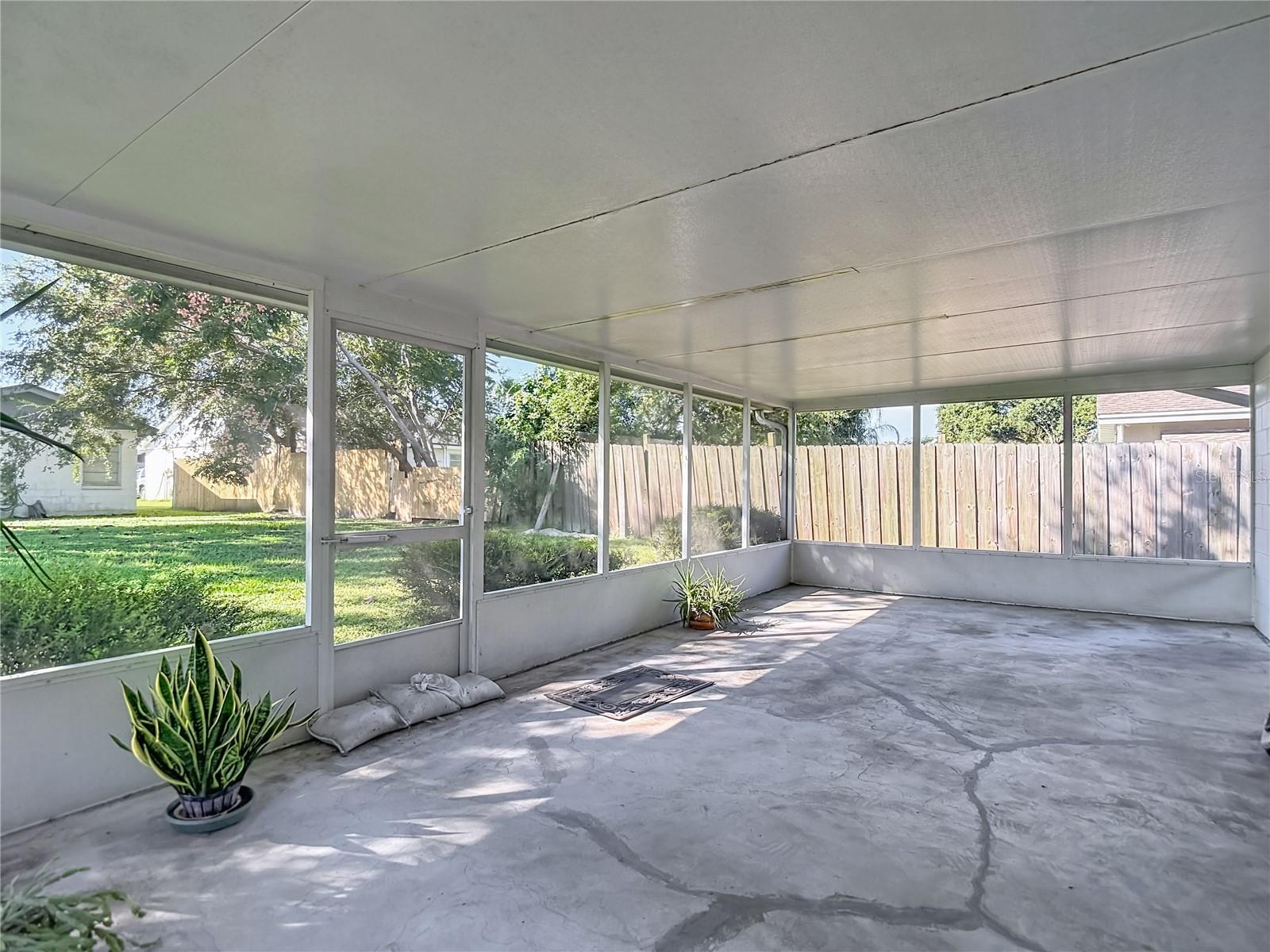 620 STILLVIEW CIR — photo 26