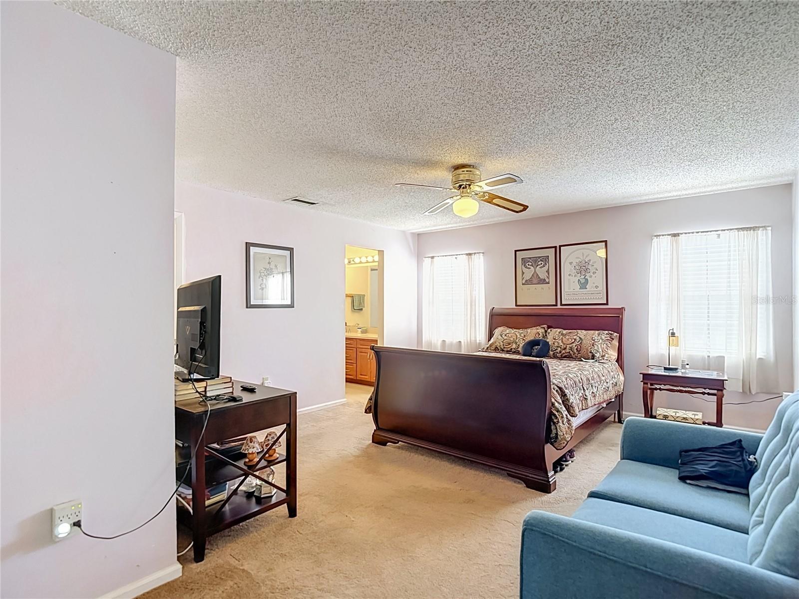620 STILLVIEW CIR — photo 16