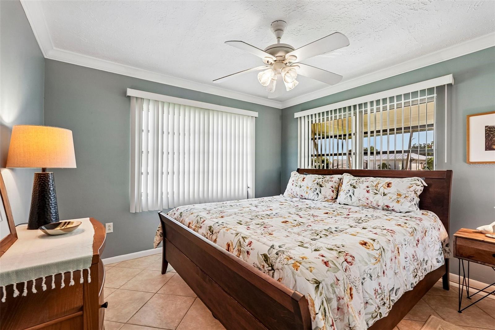 309 PARKSIDE DR — photo 19