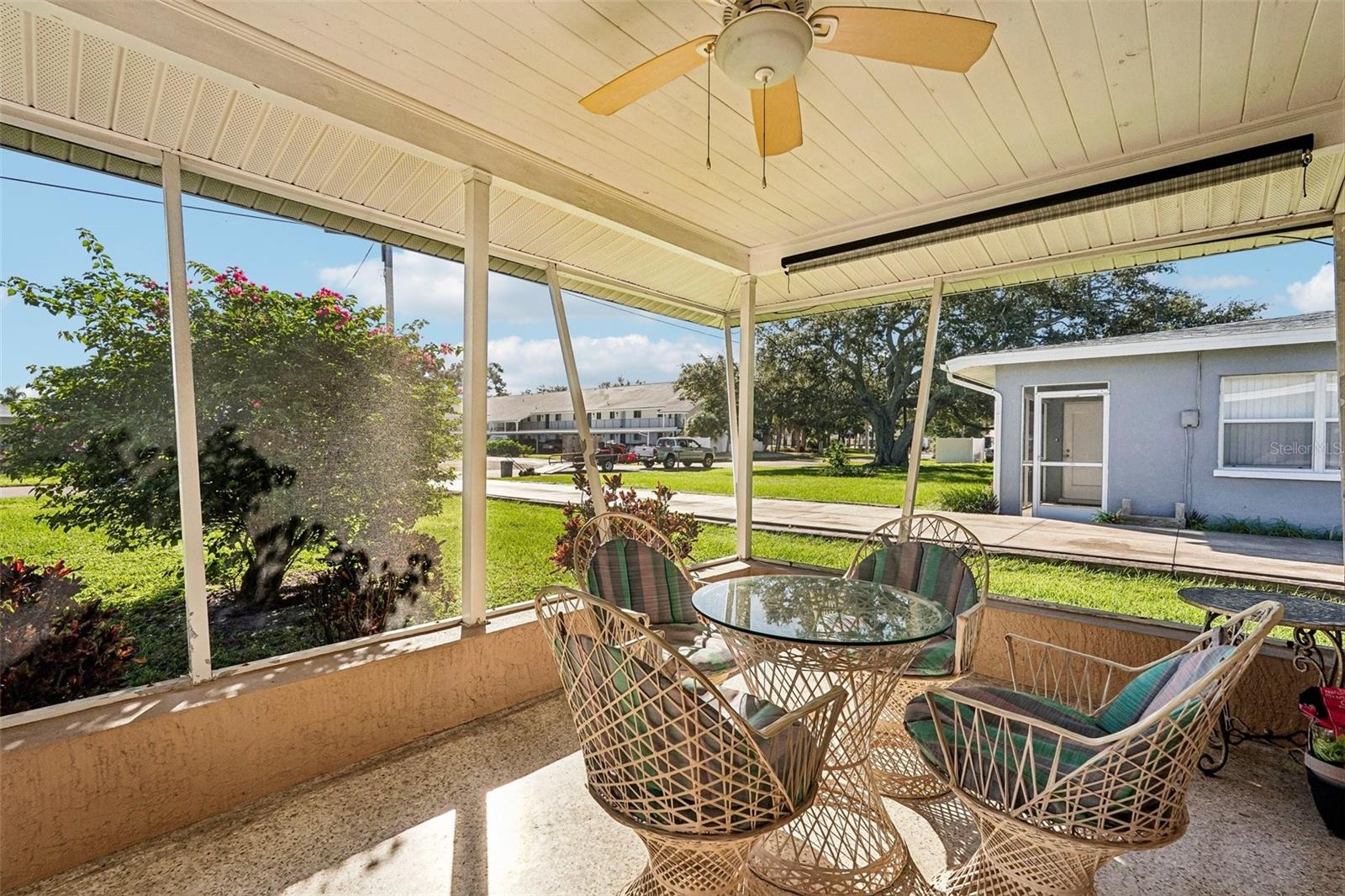 309 PARKSIDE DR — photo 15