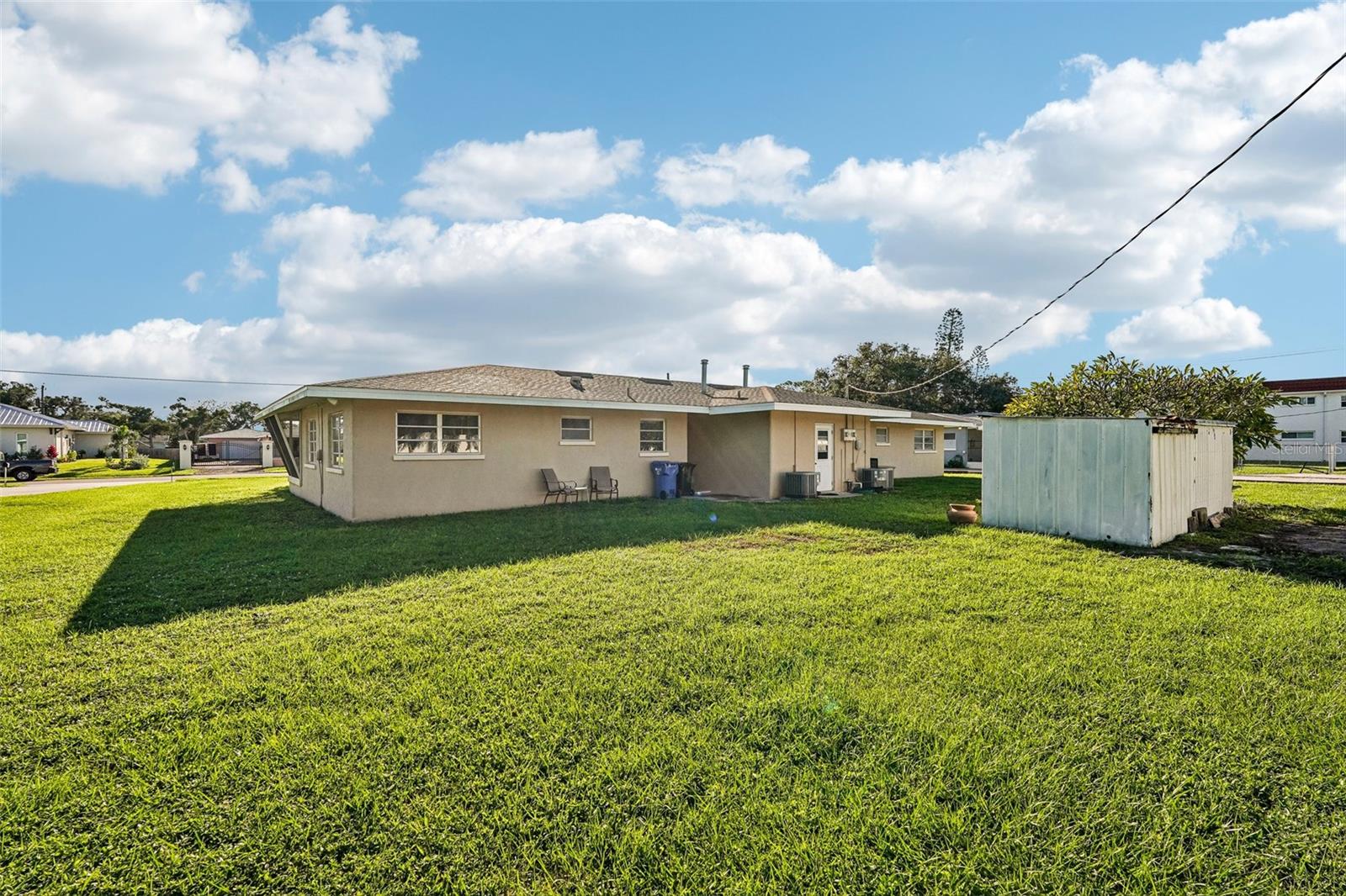 309 PARKSIDE DR — photo 4