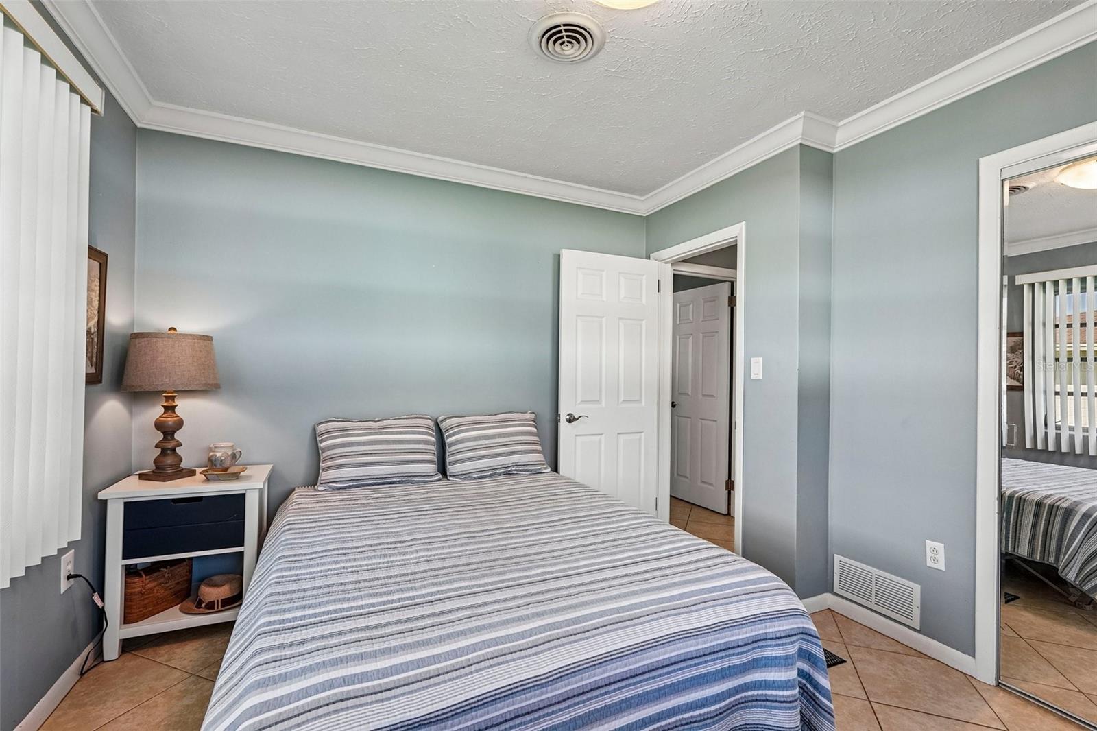 309 PARKSIDE DR — photo 21