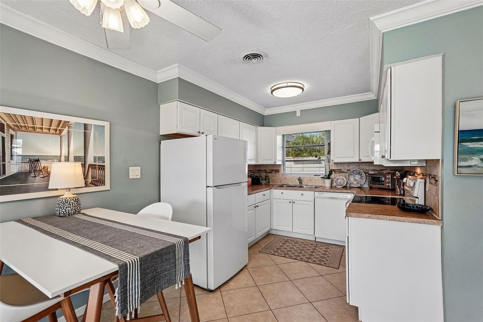 309 PARKSIDE DR — photo 23
