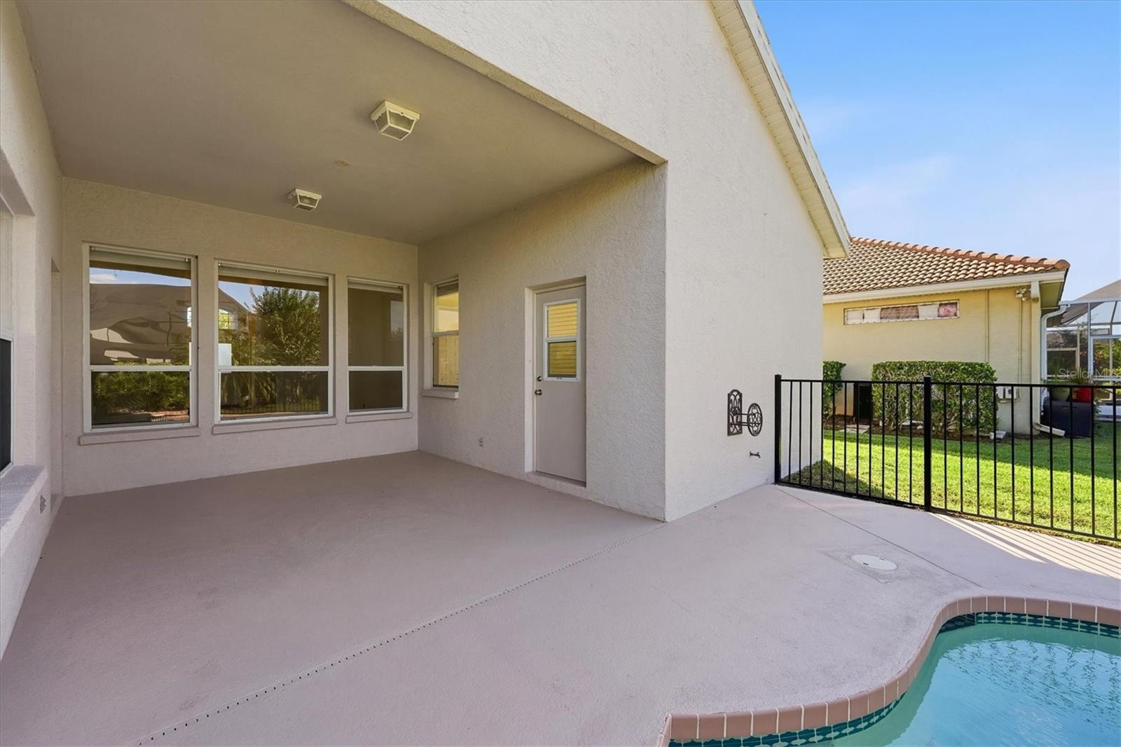 6998 SUPERIOR STREET CIR — photo 32