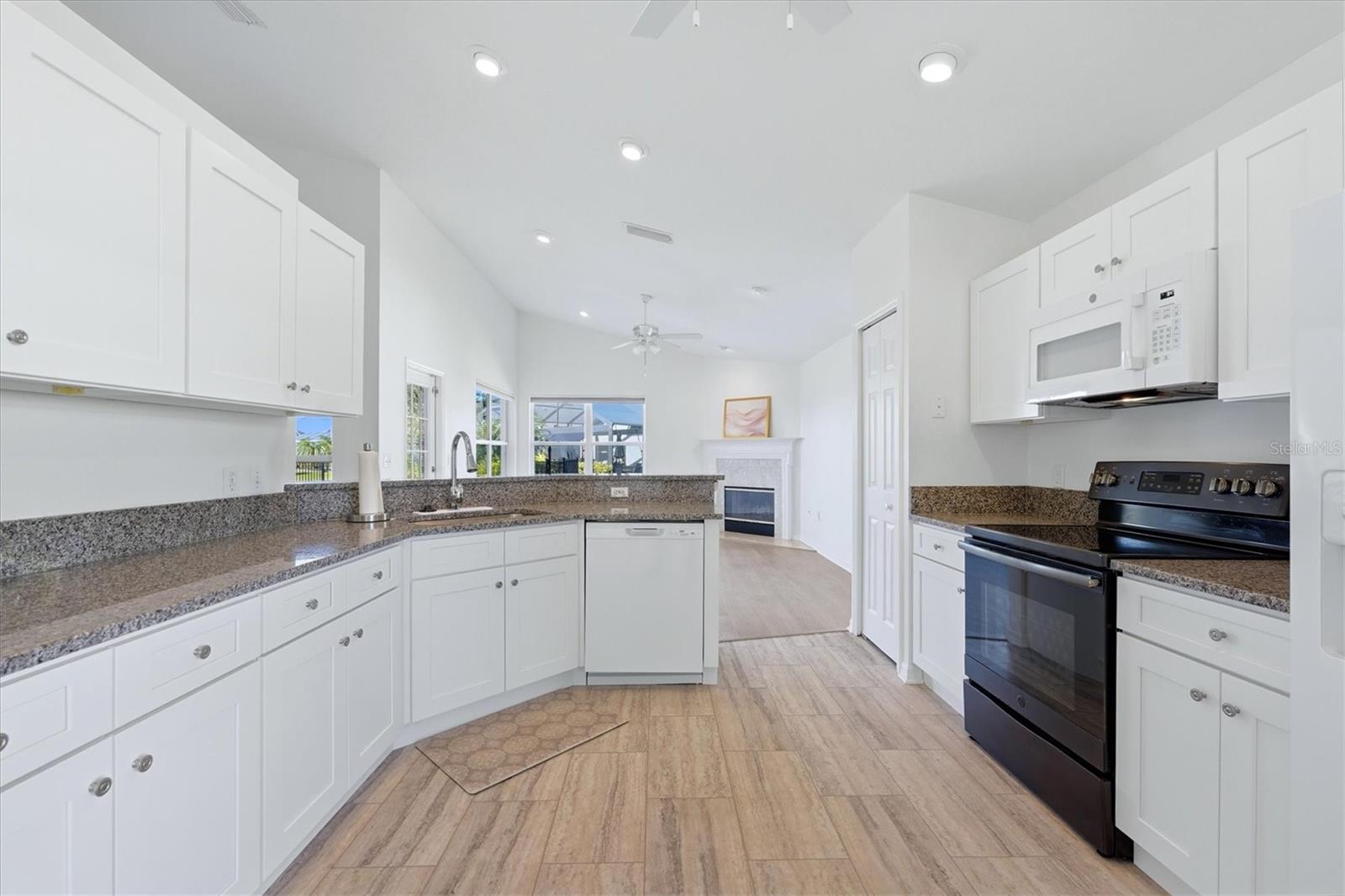 6998 SUPERIOR STREET CIR — photo 14