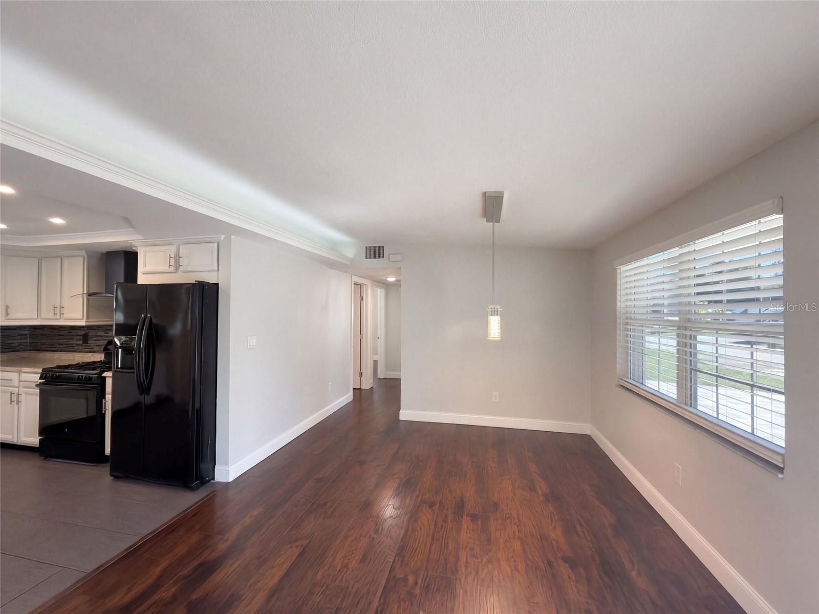 645 10TH PL — photo 10