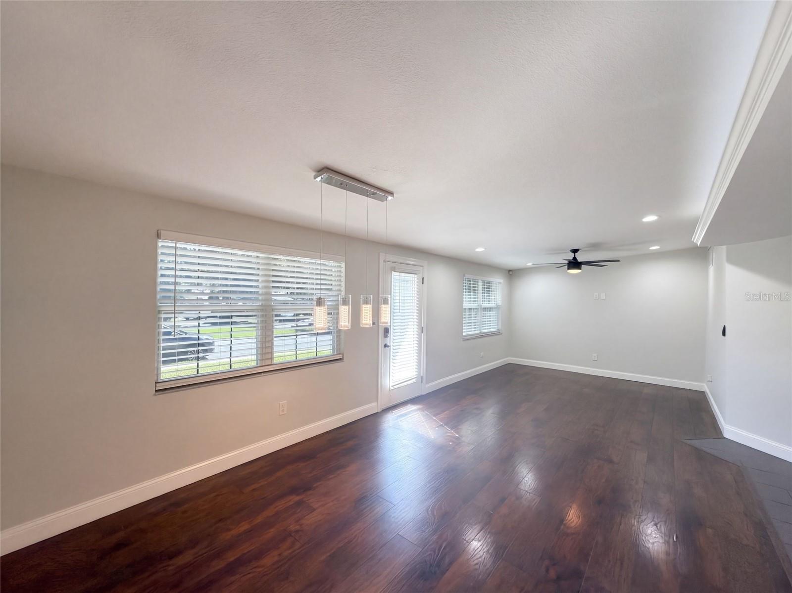 645 10TH PL — photo 9