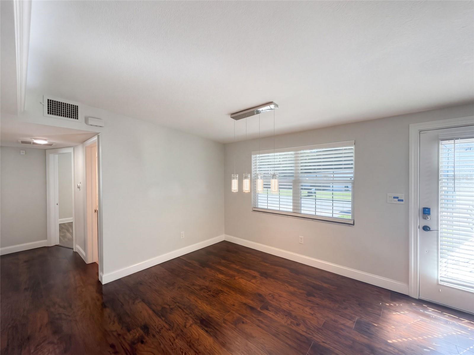 645 10TH PL — photo 8