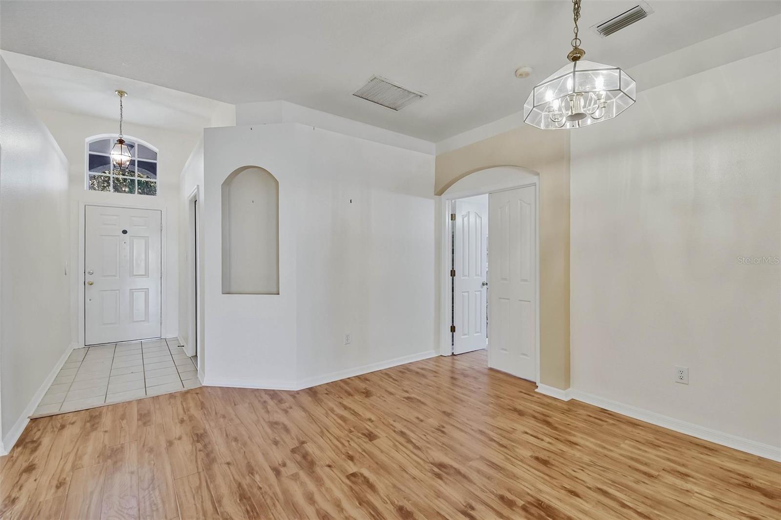 9909 BRIDGETON DR — photo 6