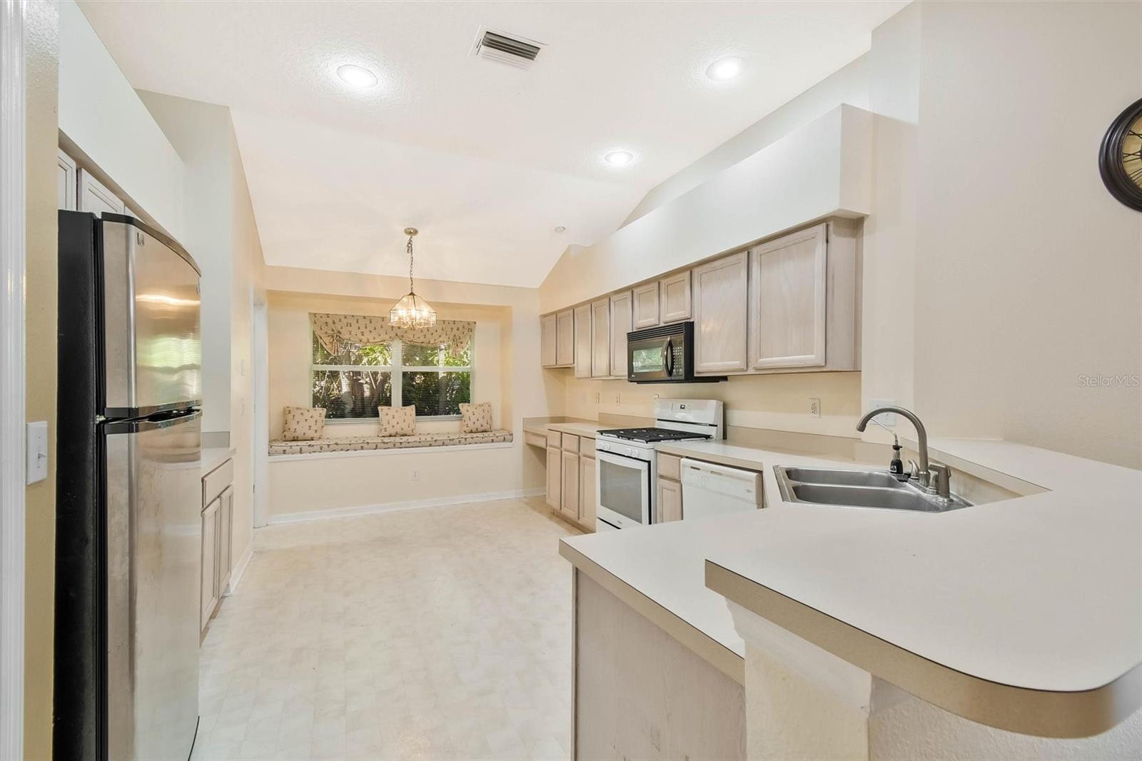 9909 BRIDGETON DR — photo 13