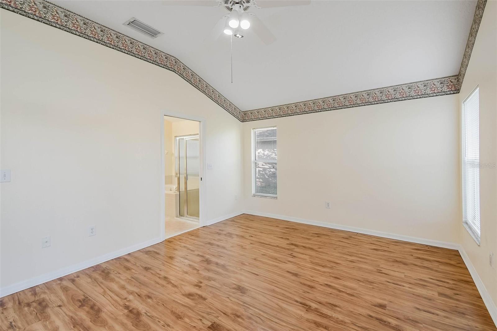 9909 BRIDGETON DR — photo 27