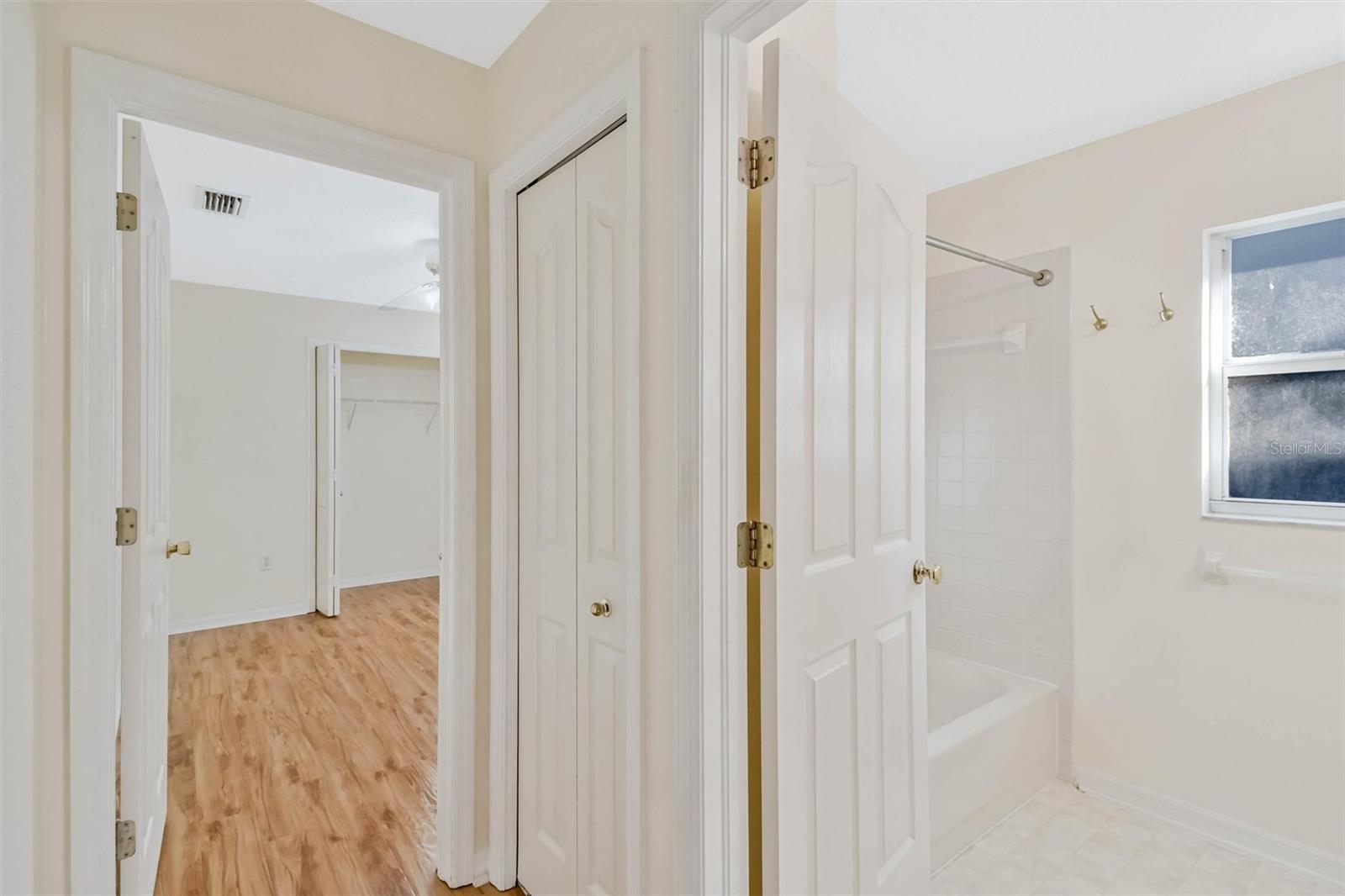 9909 BRIDGETON DR — photo 18