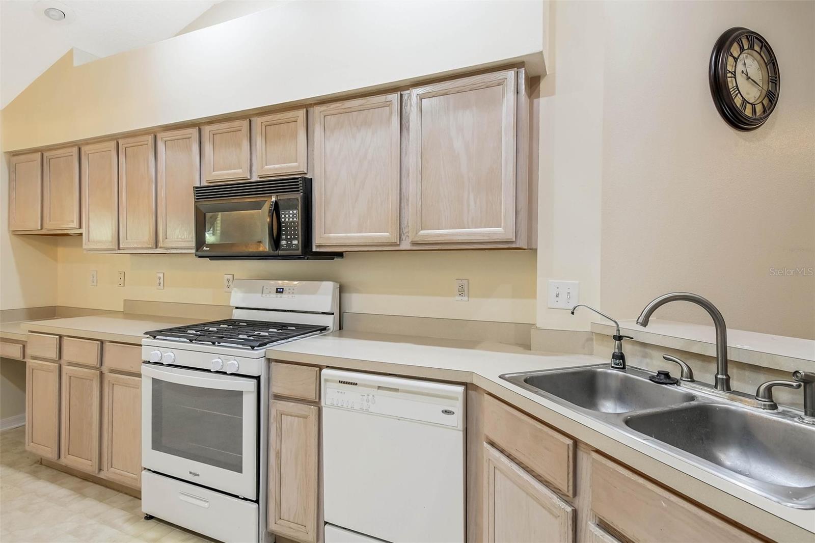9909 BRIDGETON DR — photo 14