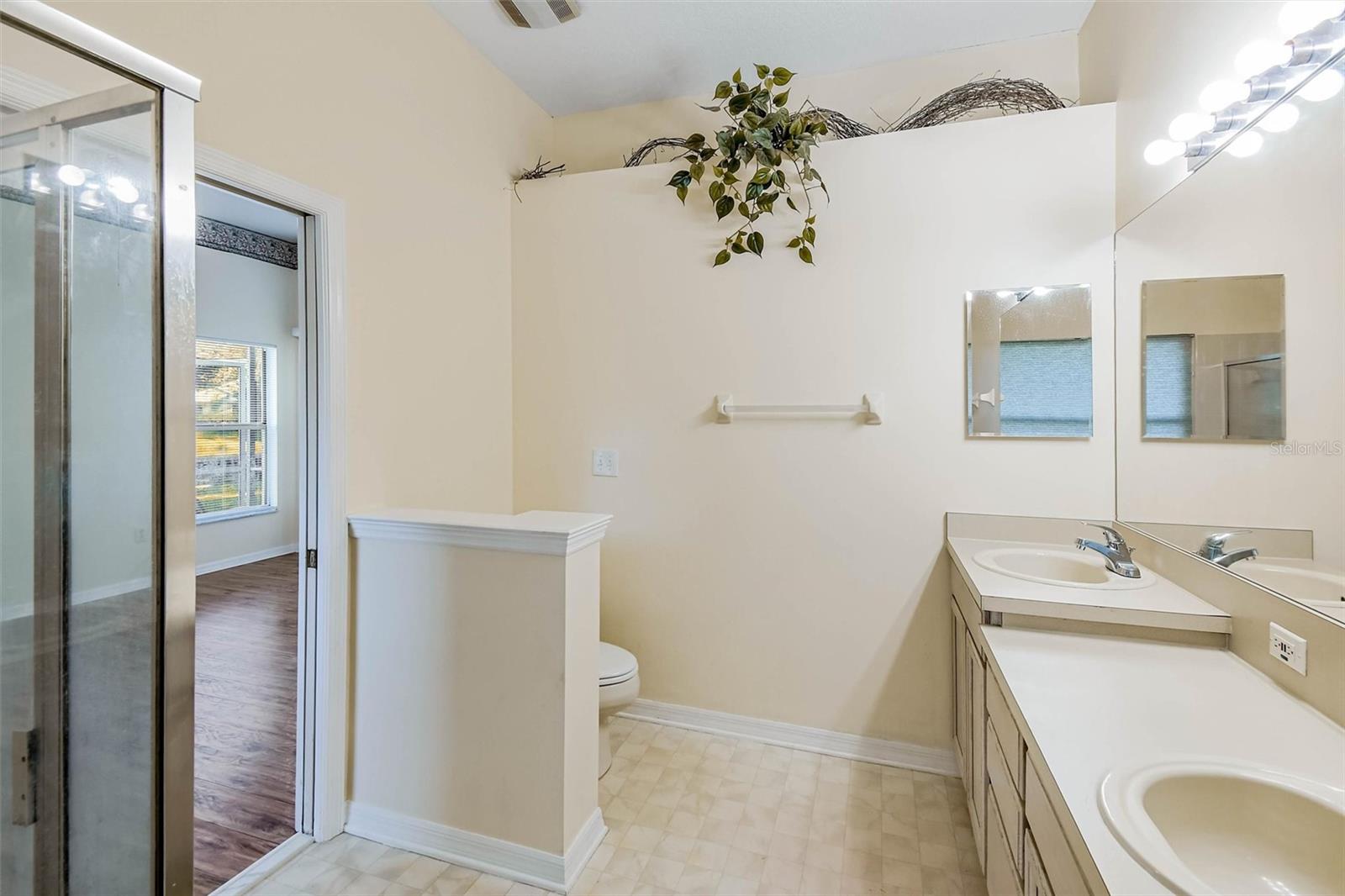 9909 BRIDGETON DR — photo 31