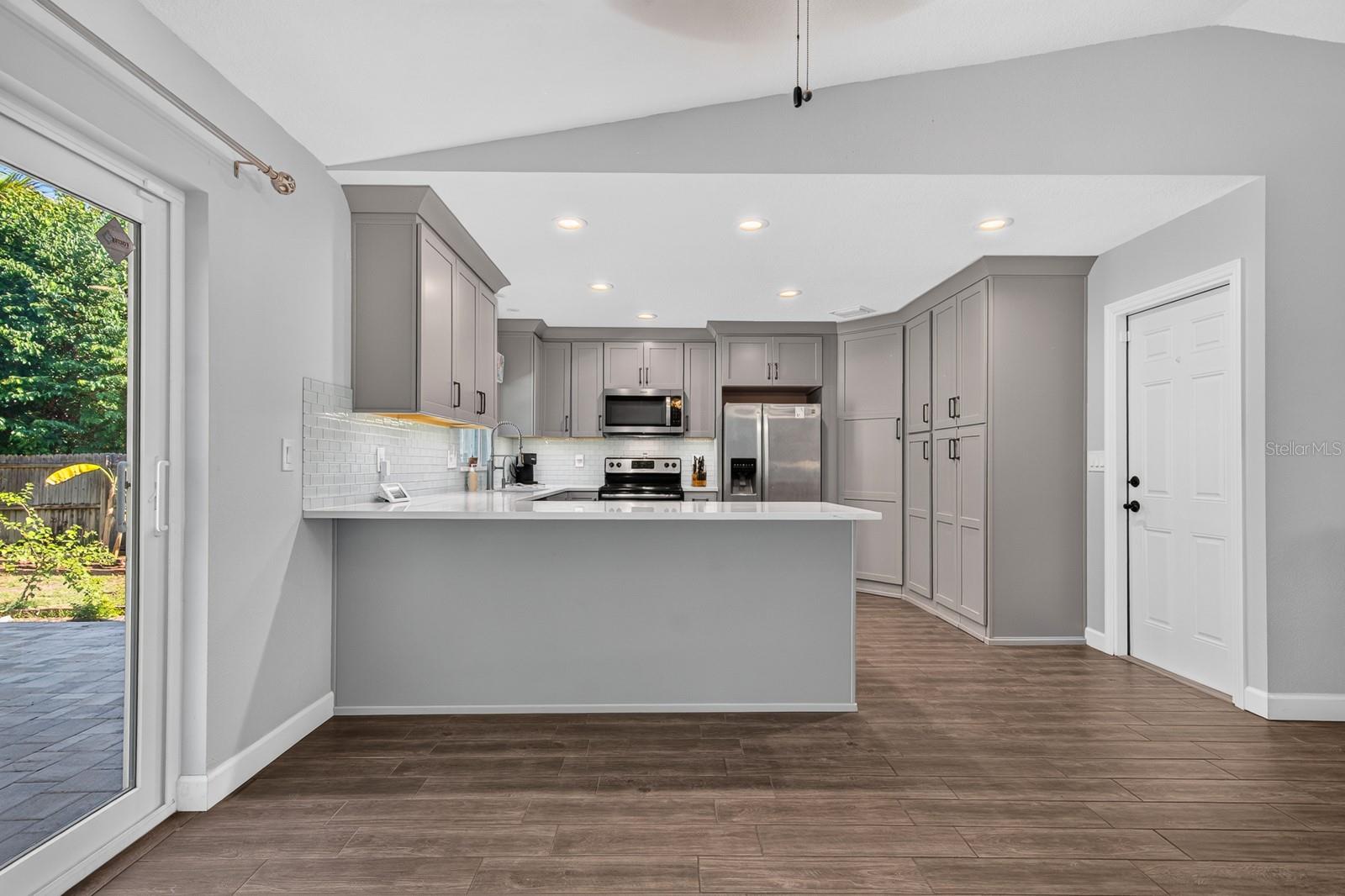 120 ORANGE AVE N — photo 11