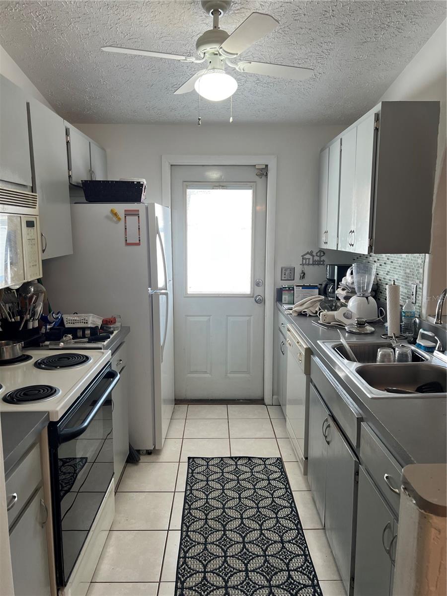4715 STONEPOINTE PL — photo 13