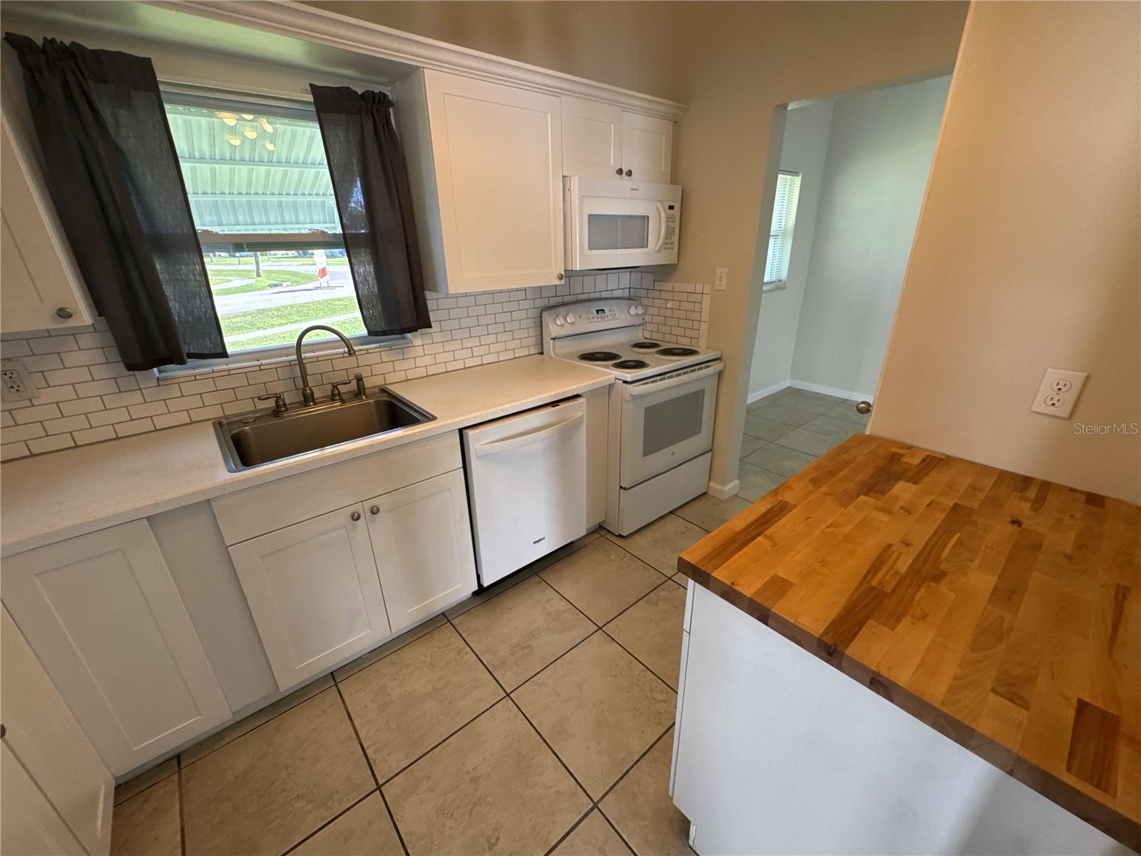 7905 JEFFERY AVE — photo 17