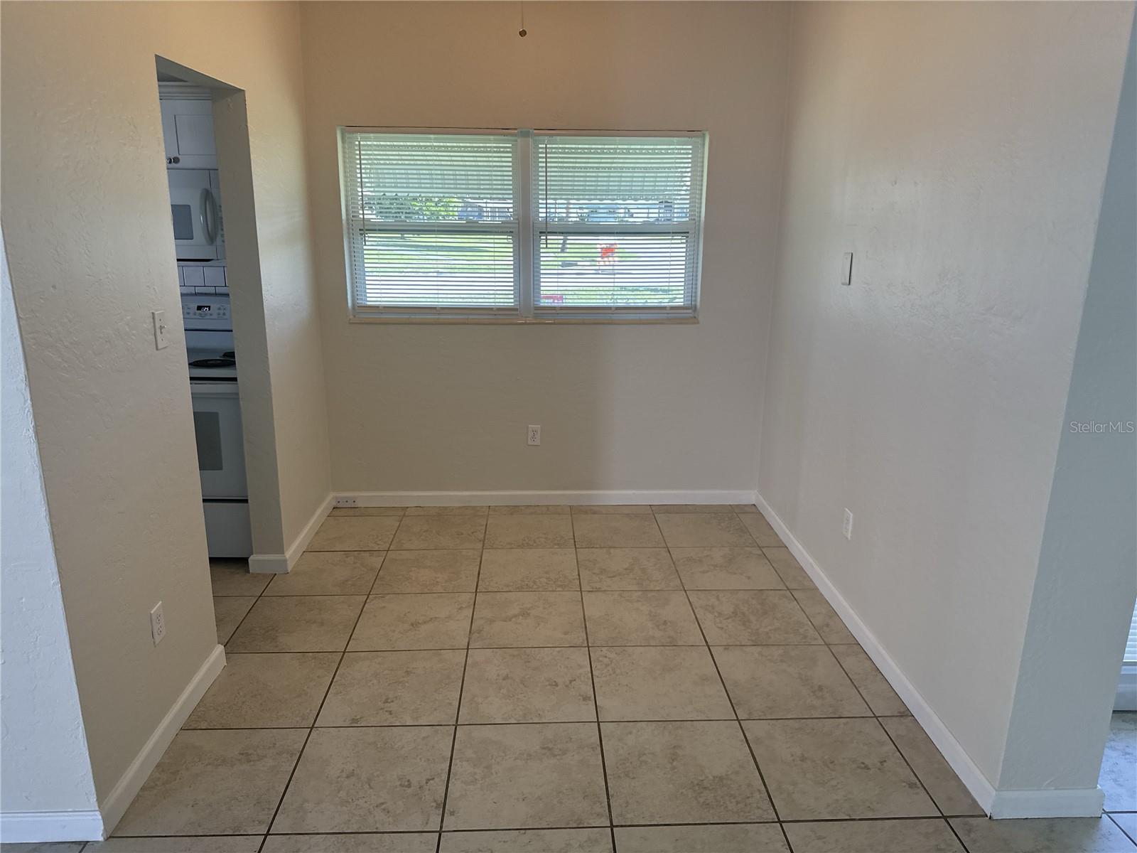 7905 JEFFERY AVE — photo 8
