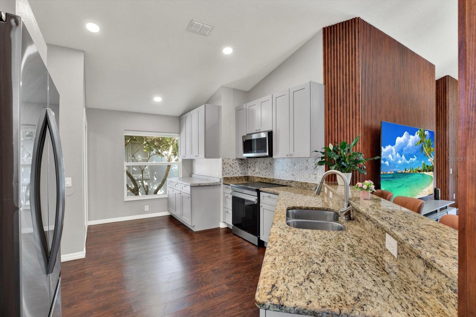 1852 BLANCHARD CT — photo 4