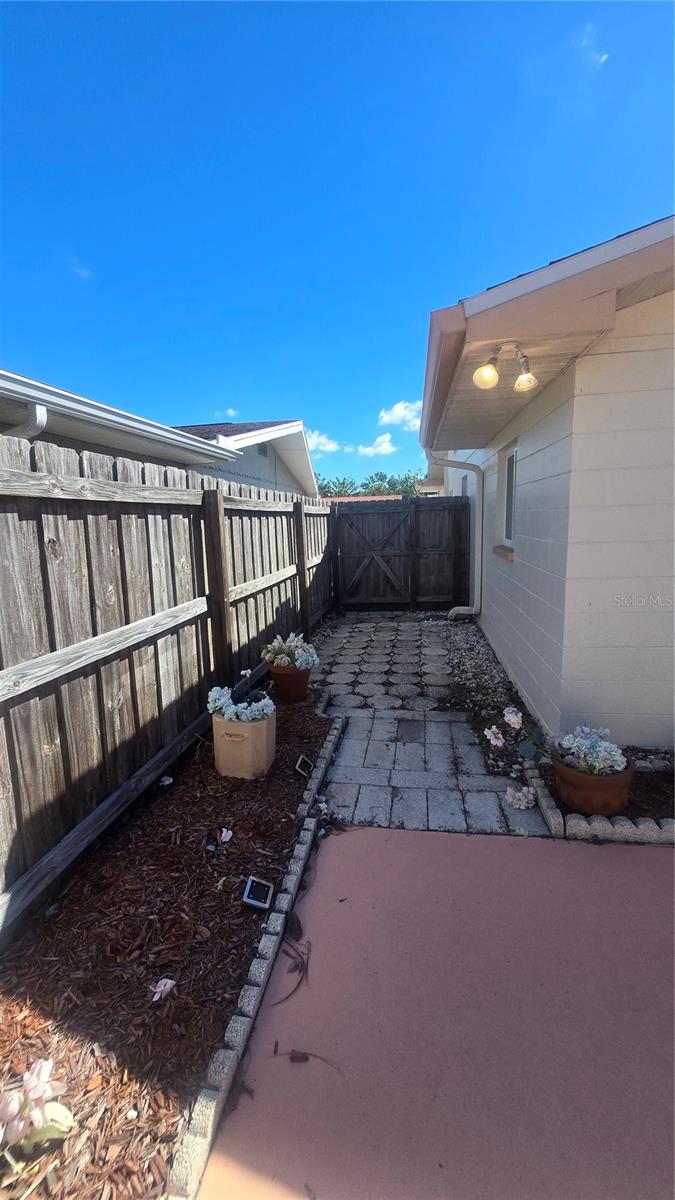 10386 112TH WAY N — photo 36