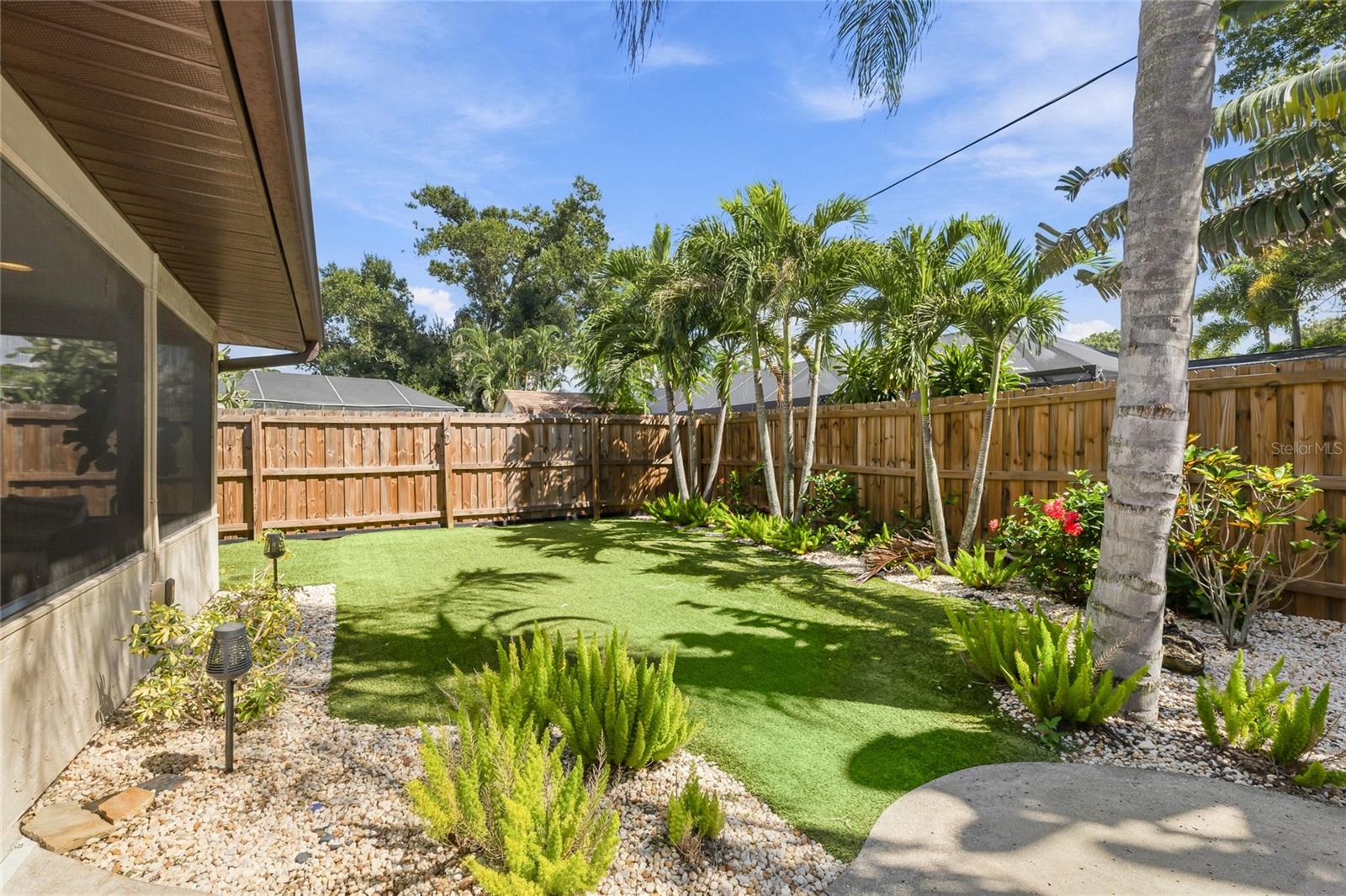 2630 SUNNYBROOK DR — photo 32