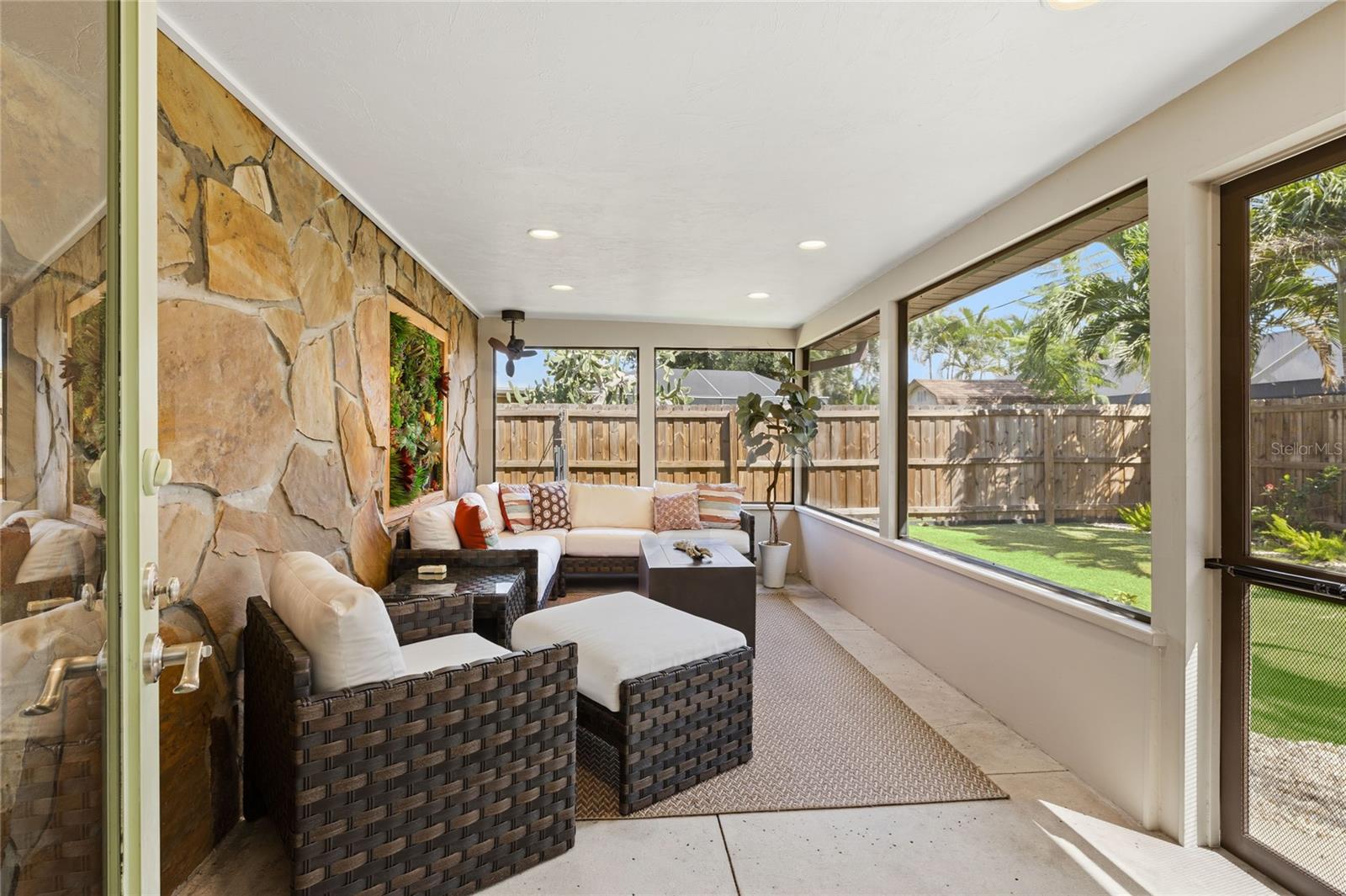 2630 SUNNYBROOK DR — photo 27