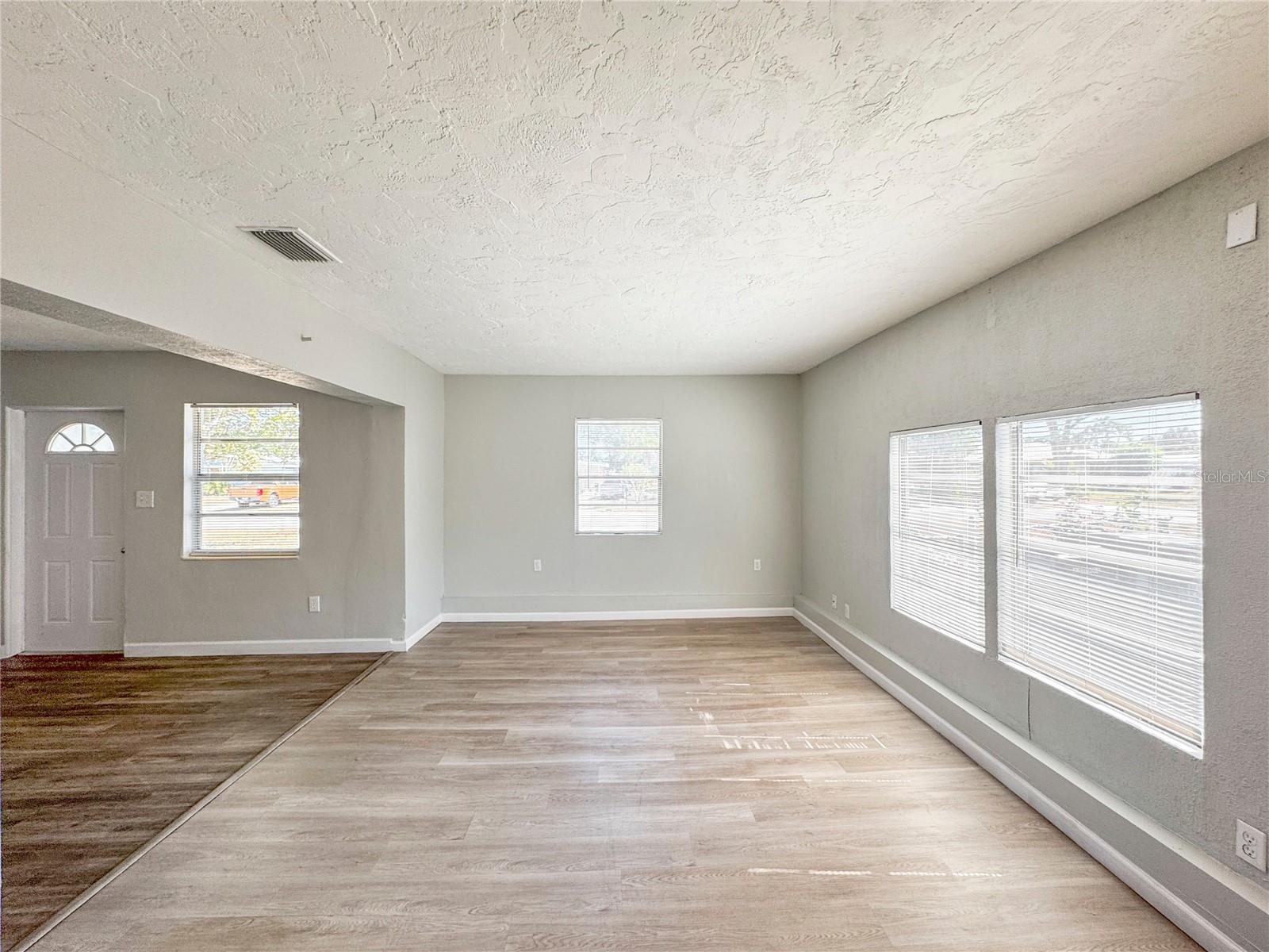 1104 YALE AVE — photo 3