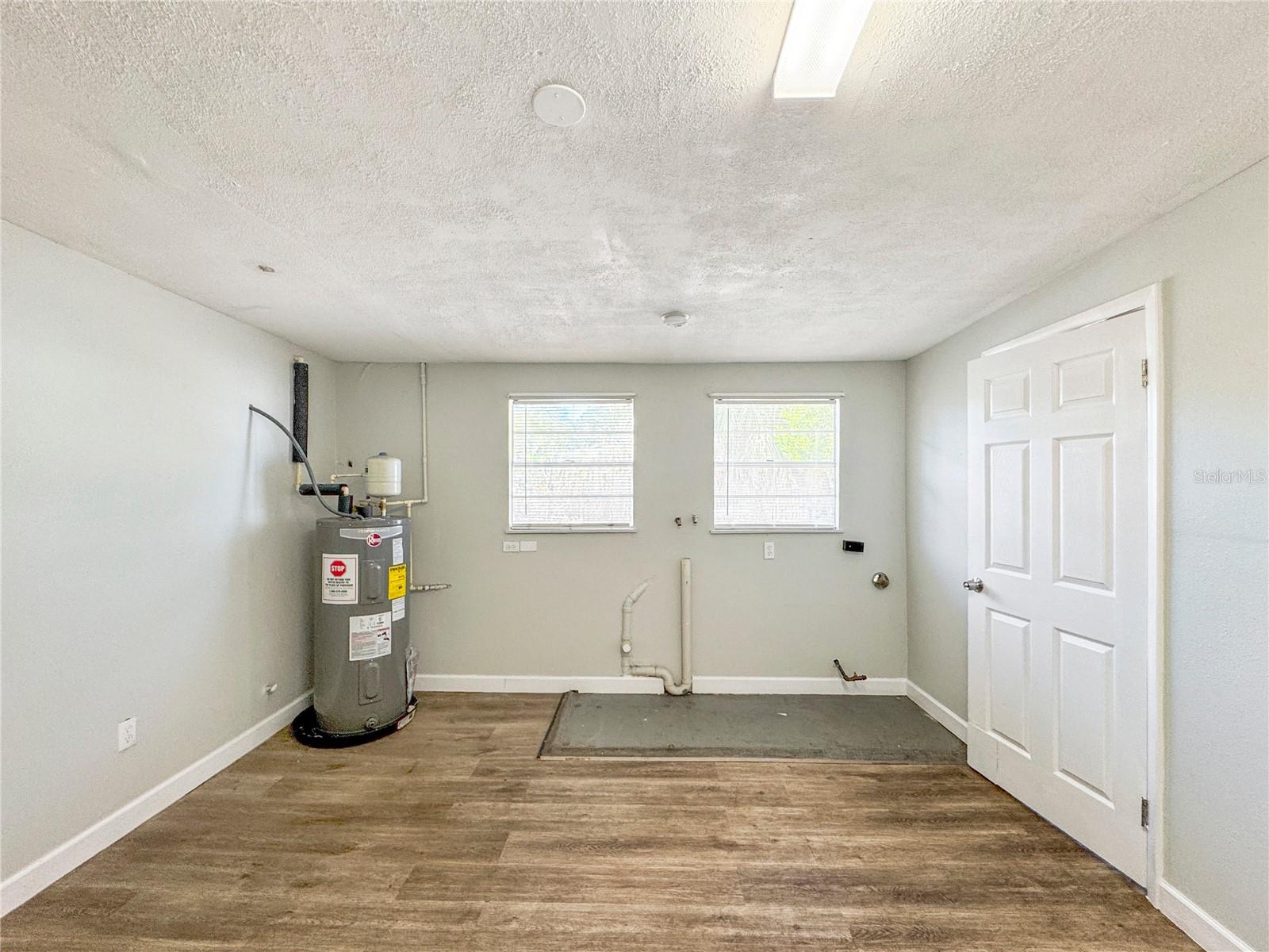 1104 YALE AVE — photo 10