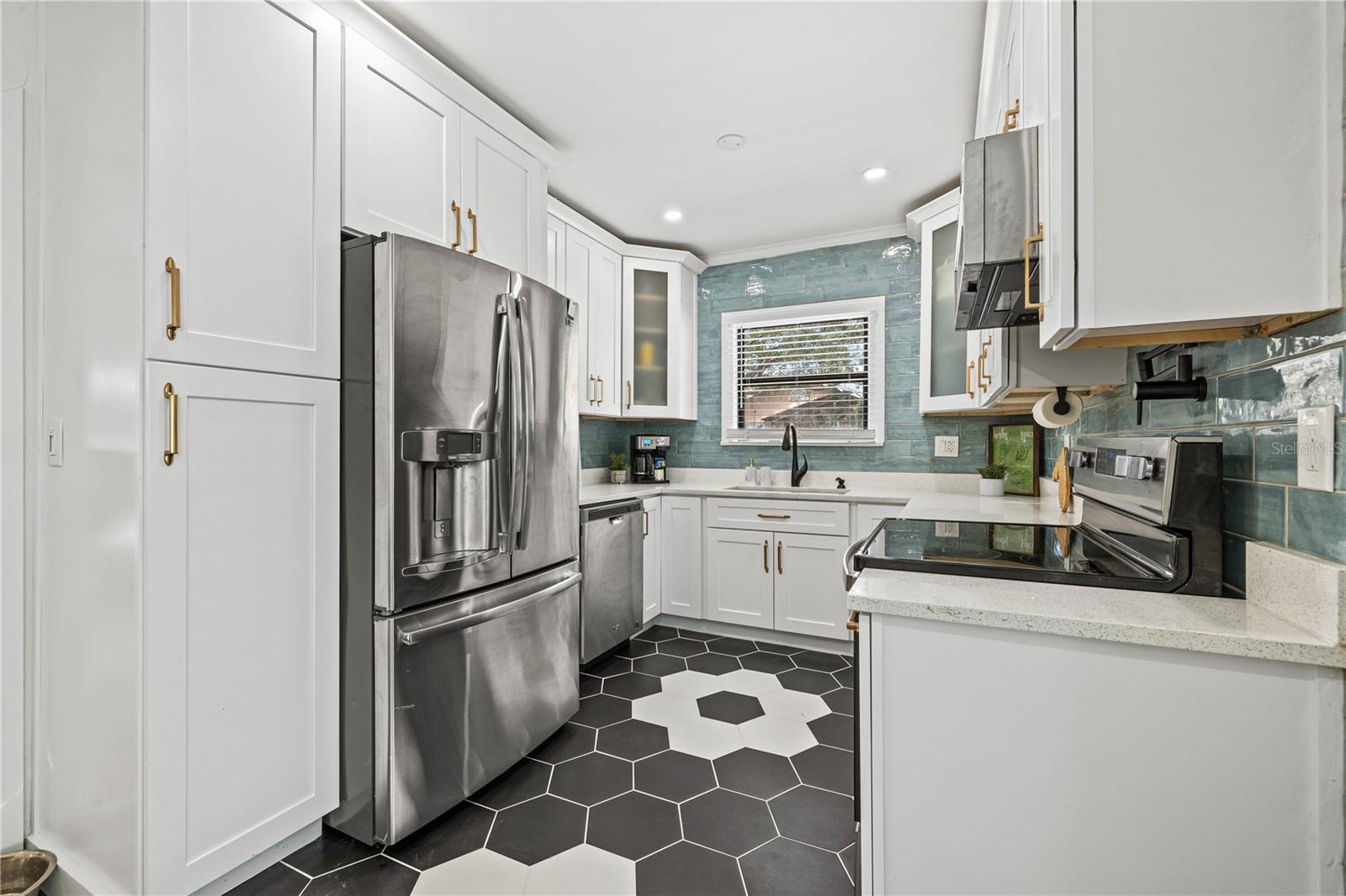 3123 W MARLIN AVE — photo 7