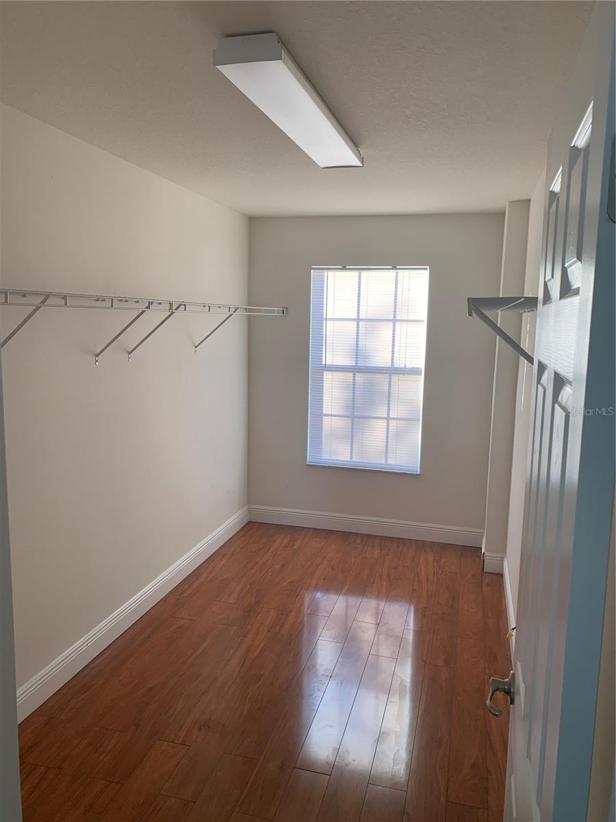 8810 CAMERON CREST DR — photo 25
