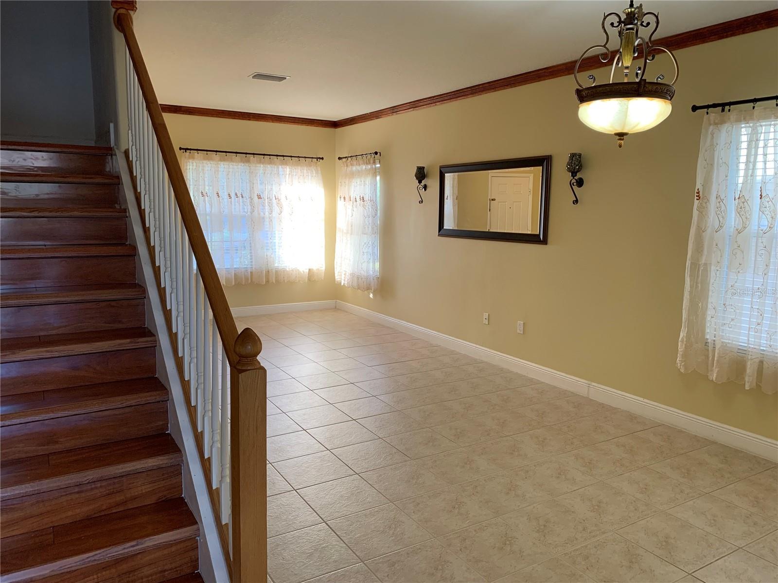 8810 CAMERON CREST DR — photo 6