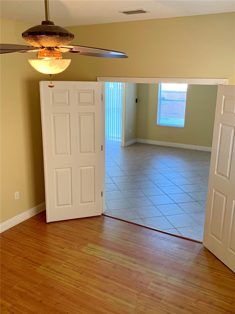 8810 CAMERON CREST DR — photo 17