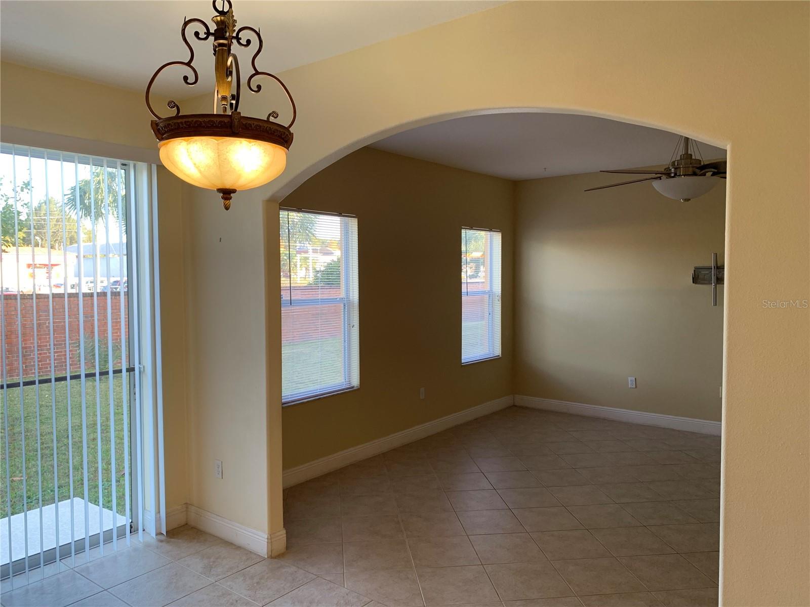 8810 CAMERON CREST DR — photo 5