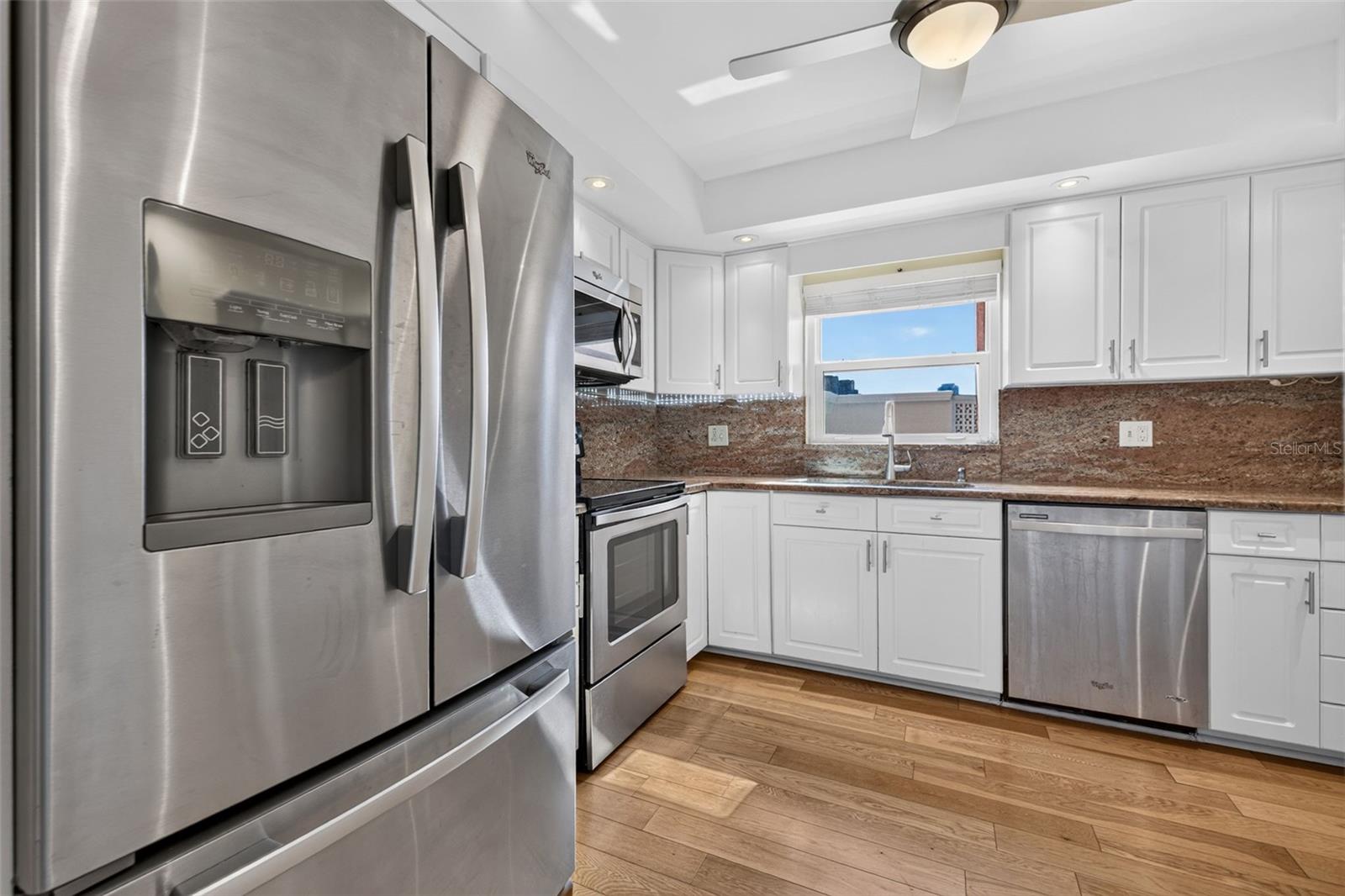 1120 N SHORE DR NE #502 — photo 4