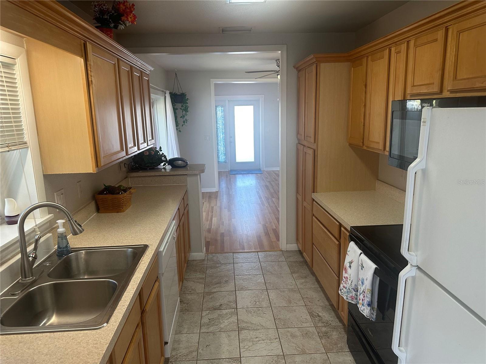 204 W 36TH ST W — photo 9