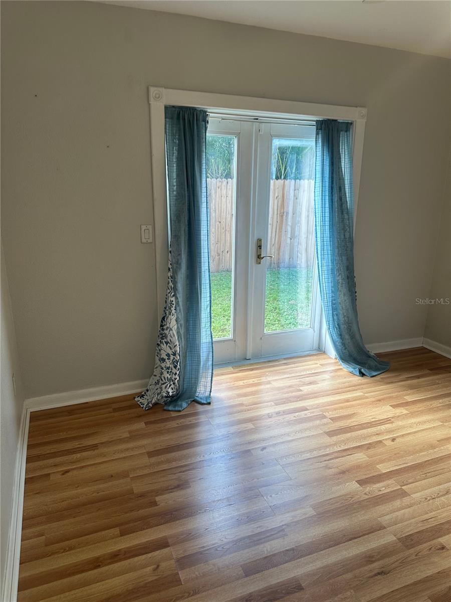 204 W 36TH ST W — photo 19