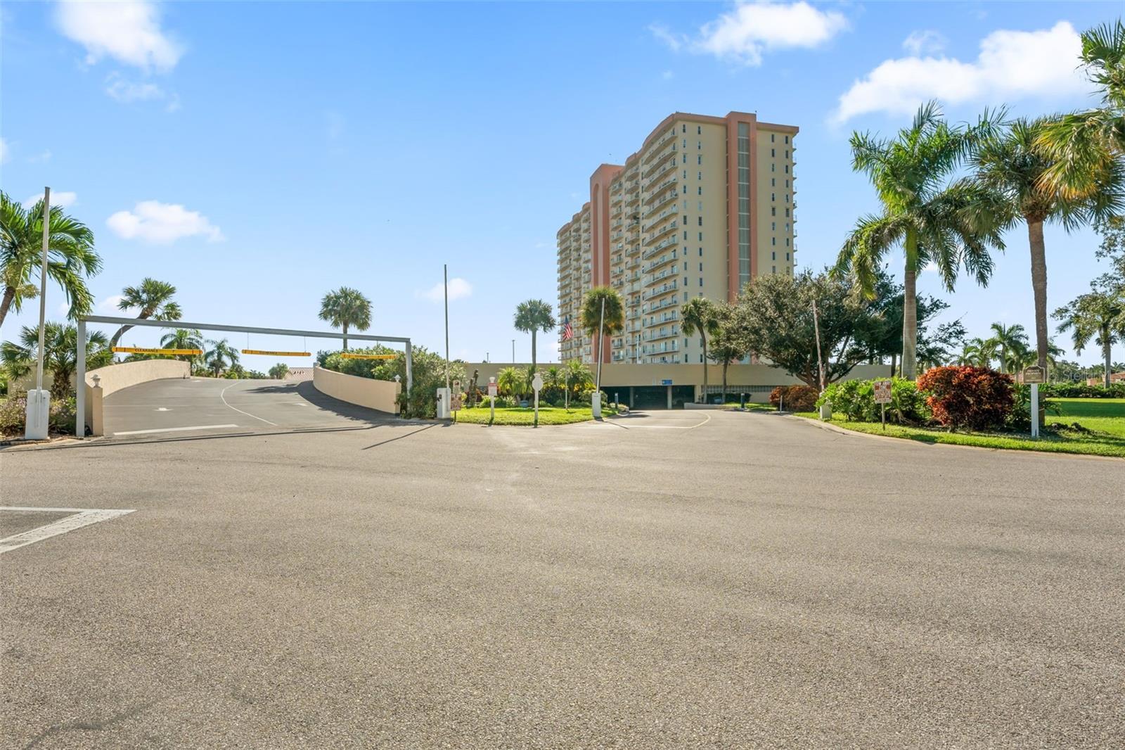4900 BRITTANY DR S #405 — photo 44