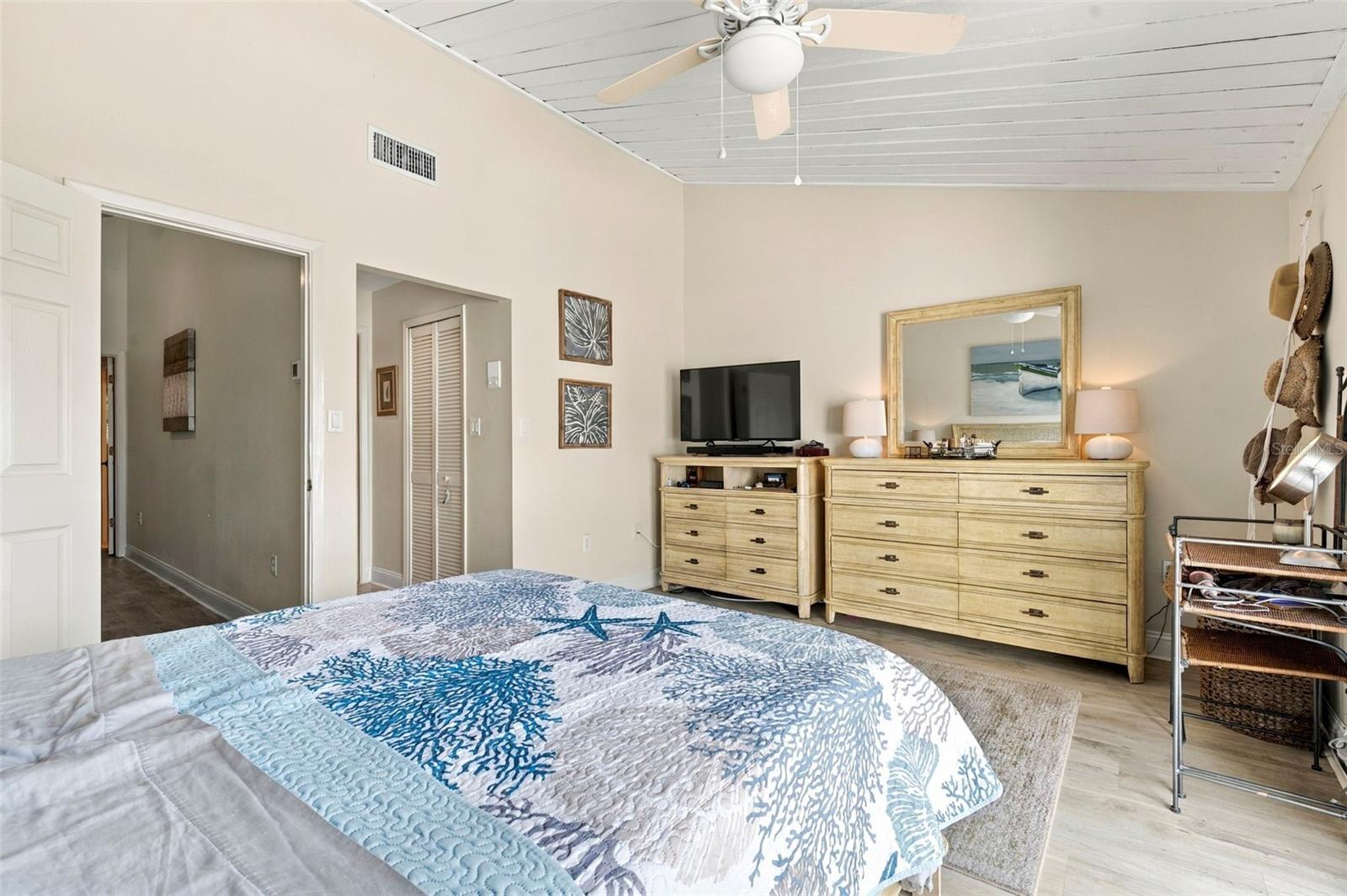 12148 CAPRI CIR — photo 20