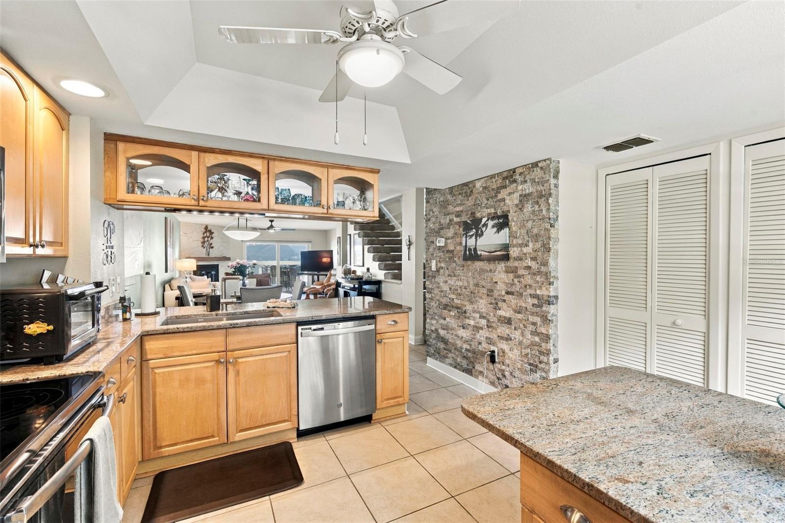 12148 CAPRI CIR — photo 13