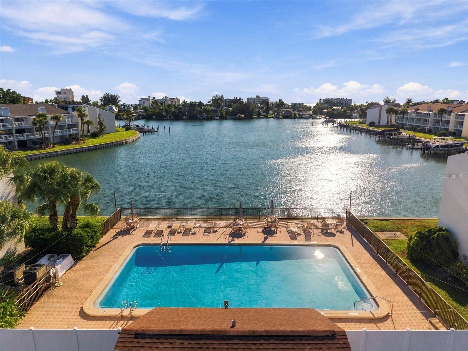 12148 CAPRI CIR — photo 45