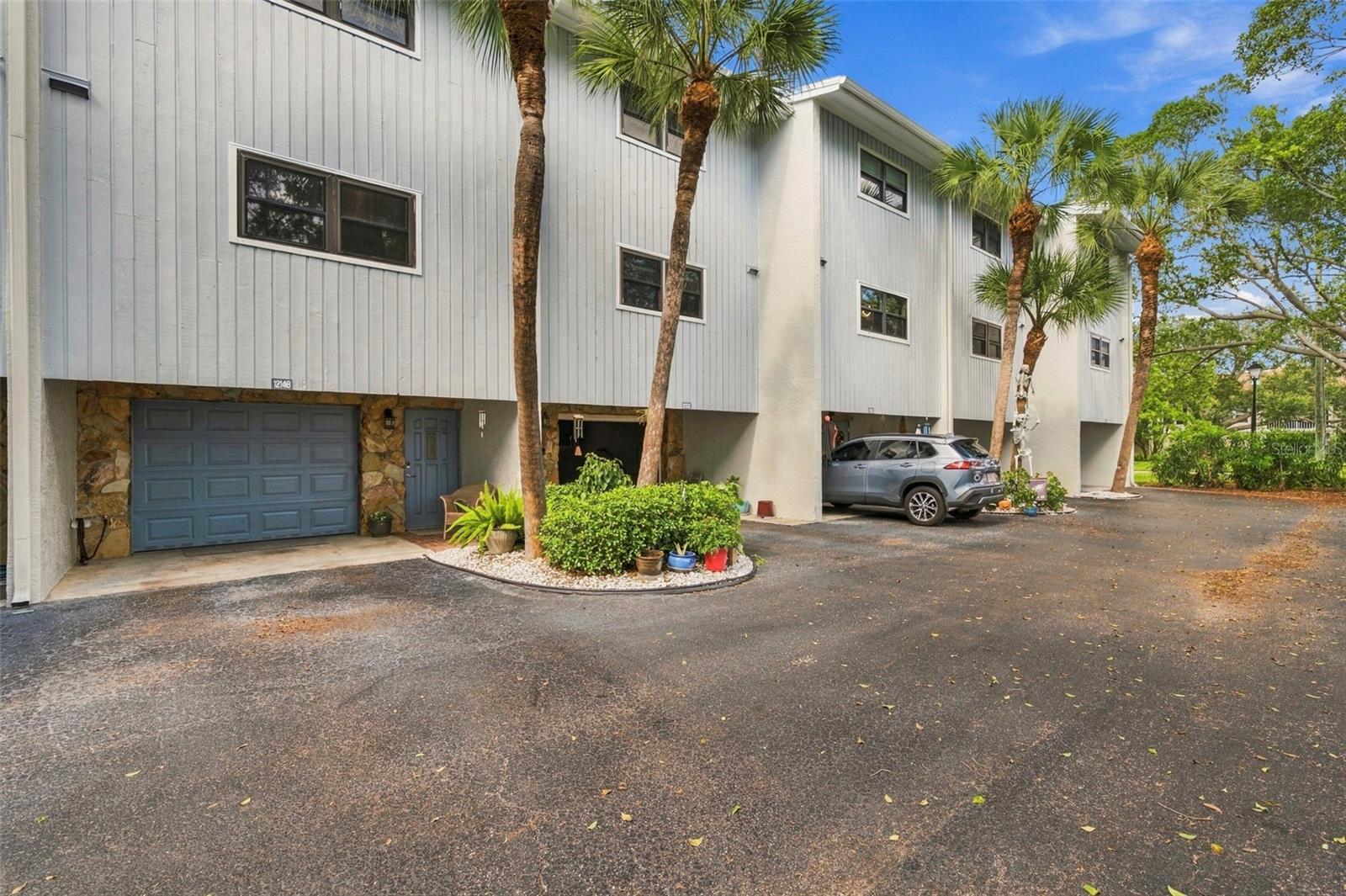 12148 CAPRI CIR — photo 49