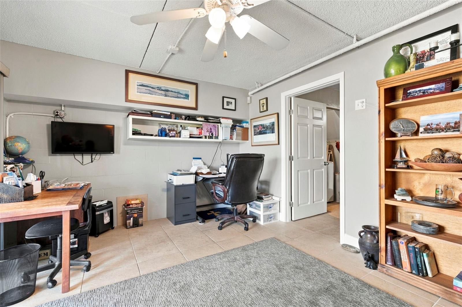 12148 CAPRI CIR — photo 30