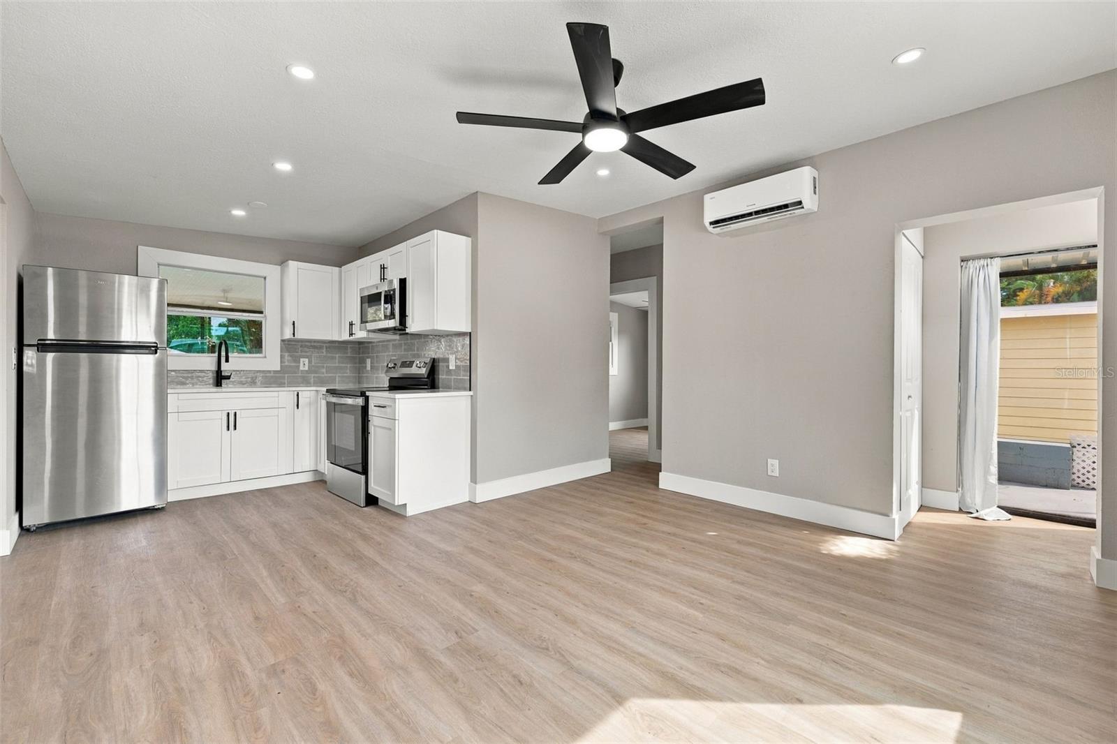 10493 116TH AVE — photo 2
