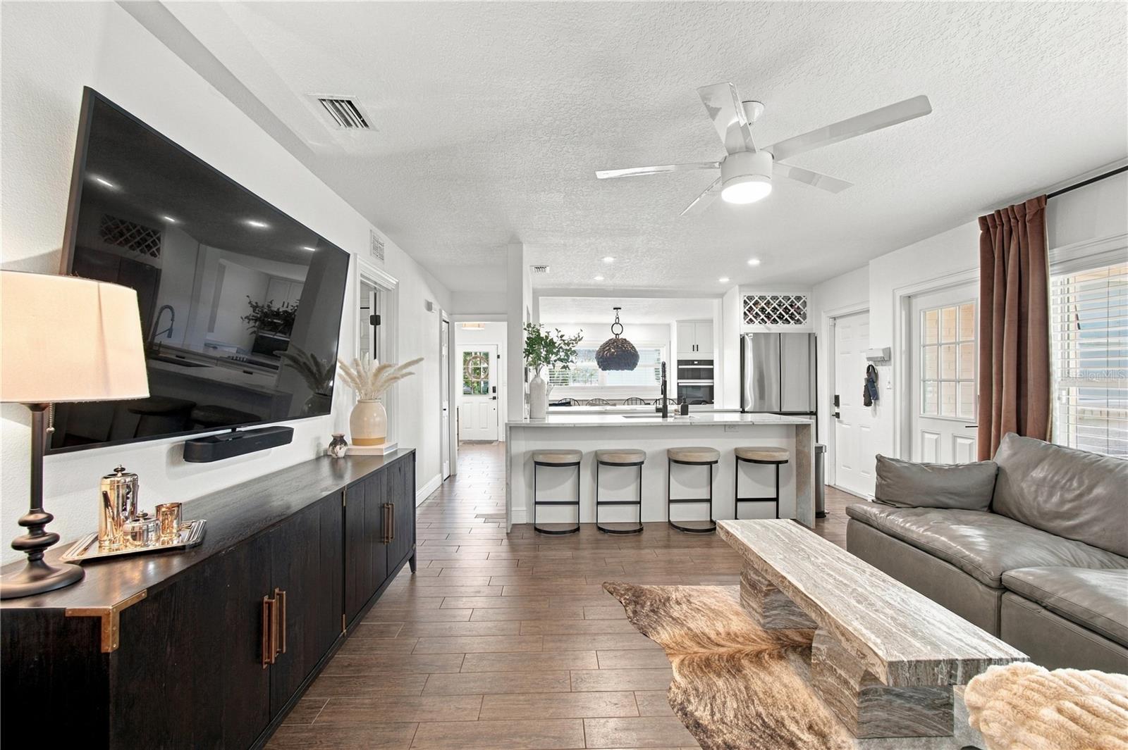 4613 S FERDINAND AVE — photo 18
